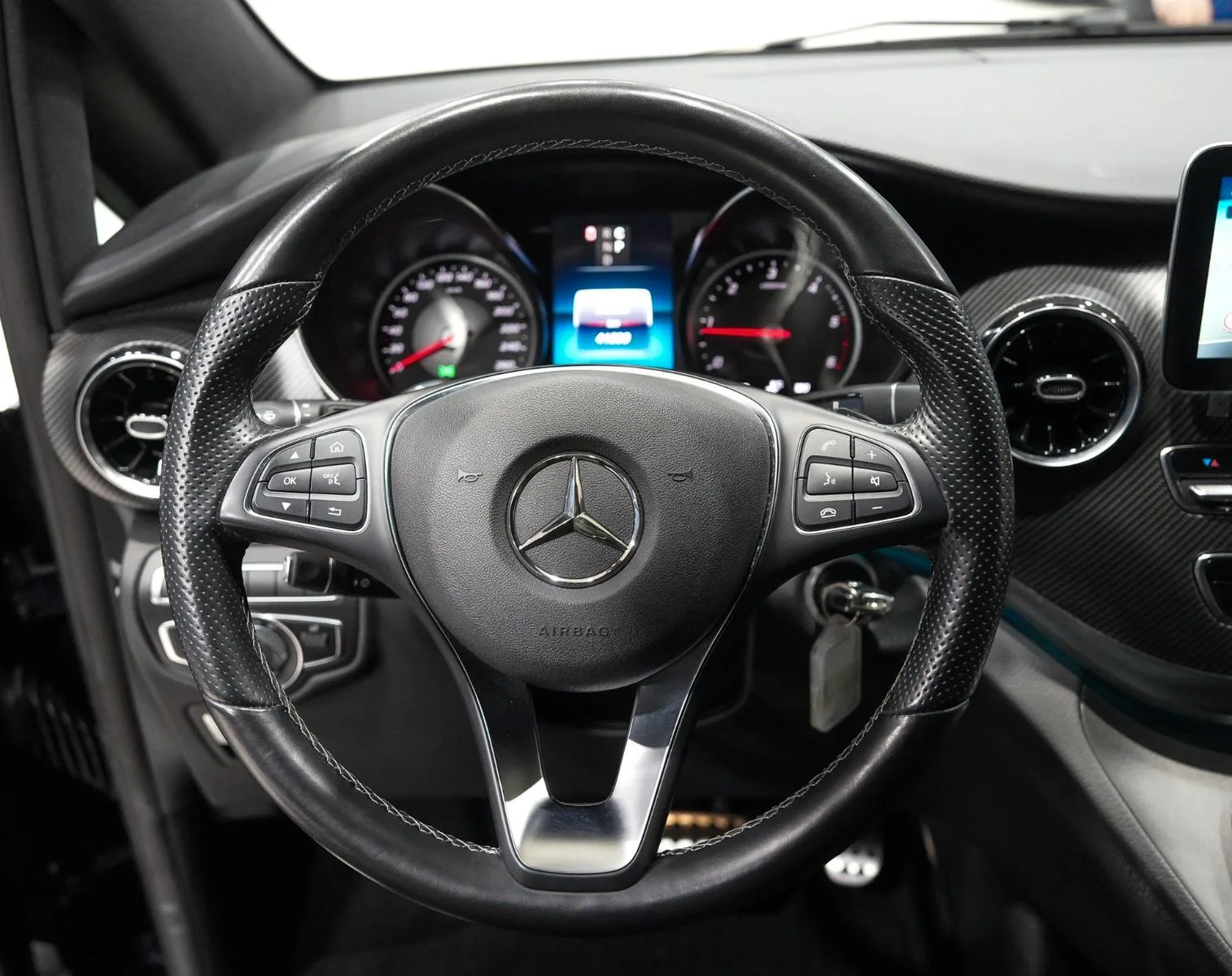 2020 Mercedes-Benz V 300 d 4MATIC, Edition, Long, 14/20