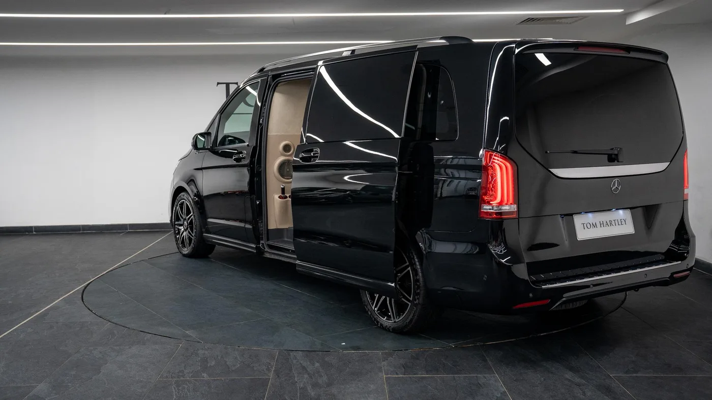 2020 Mercedes-Benz V 300 d offered by a specialist dealer in Swadlincote, United Kingdom, photo 3 of 15