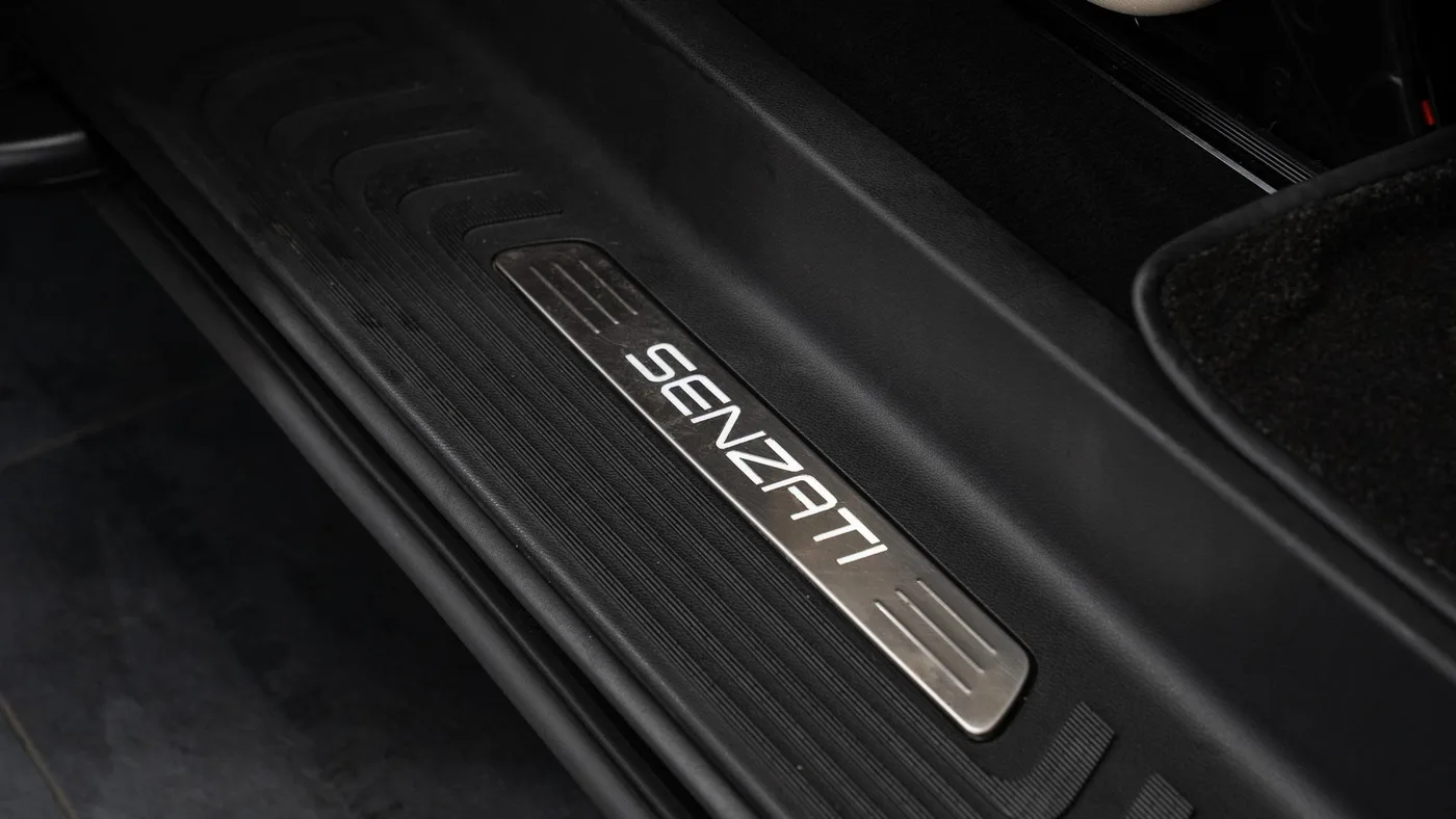 2020 Mercedes-Benz V 300 d offered by a specialist dealer in Swadlincote, United Kingdom, photo 8 of 15