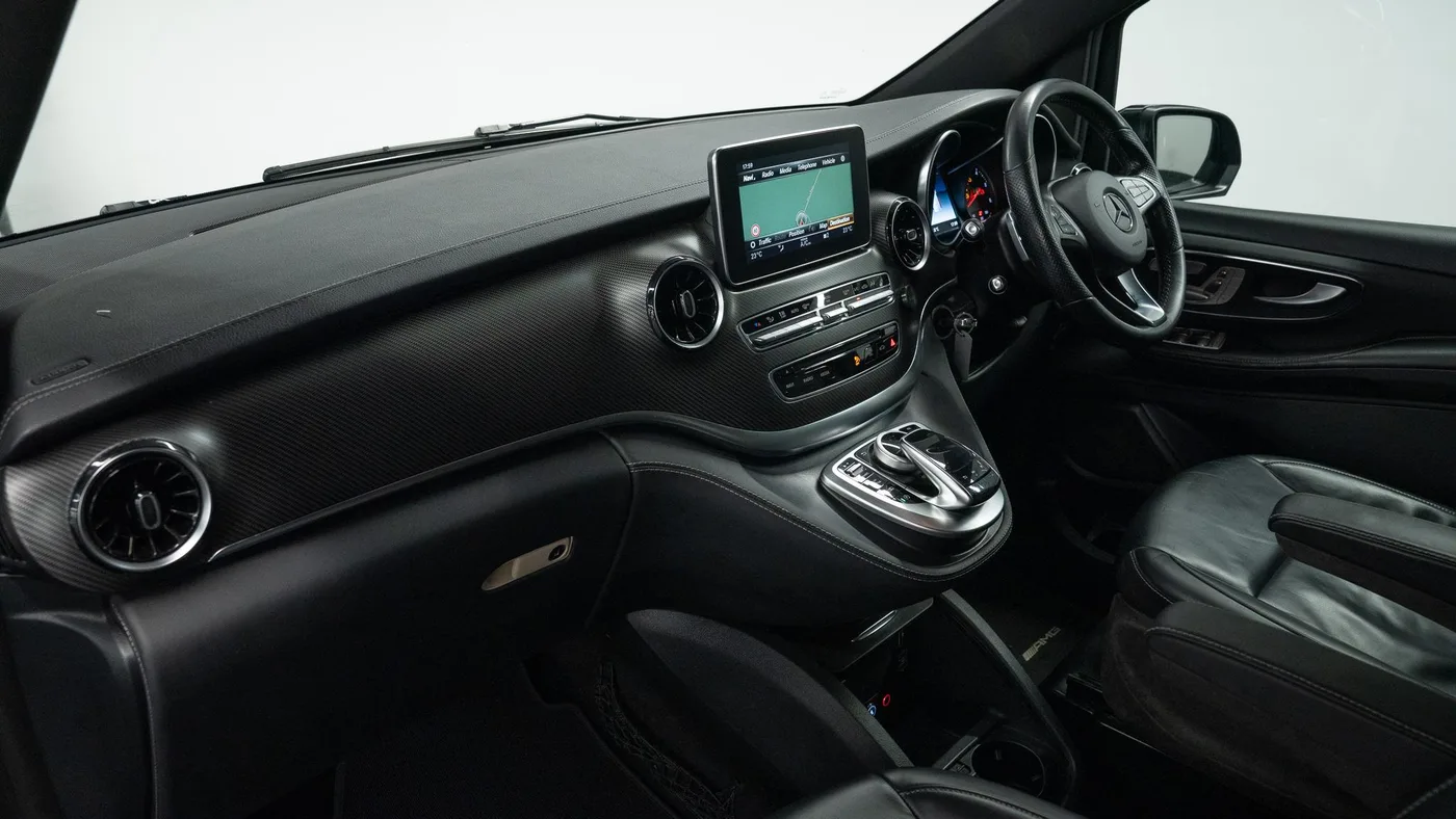 2020 Mercedes-Benz V 300 d offered by a specialist dealer in Swadlincote, United Kingdom, photo 10 of 15