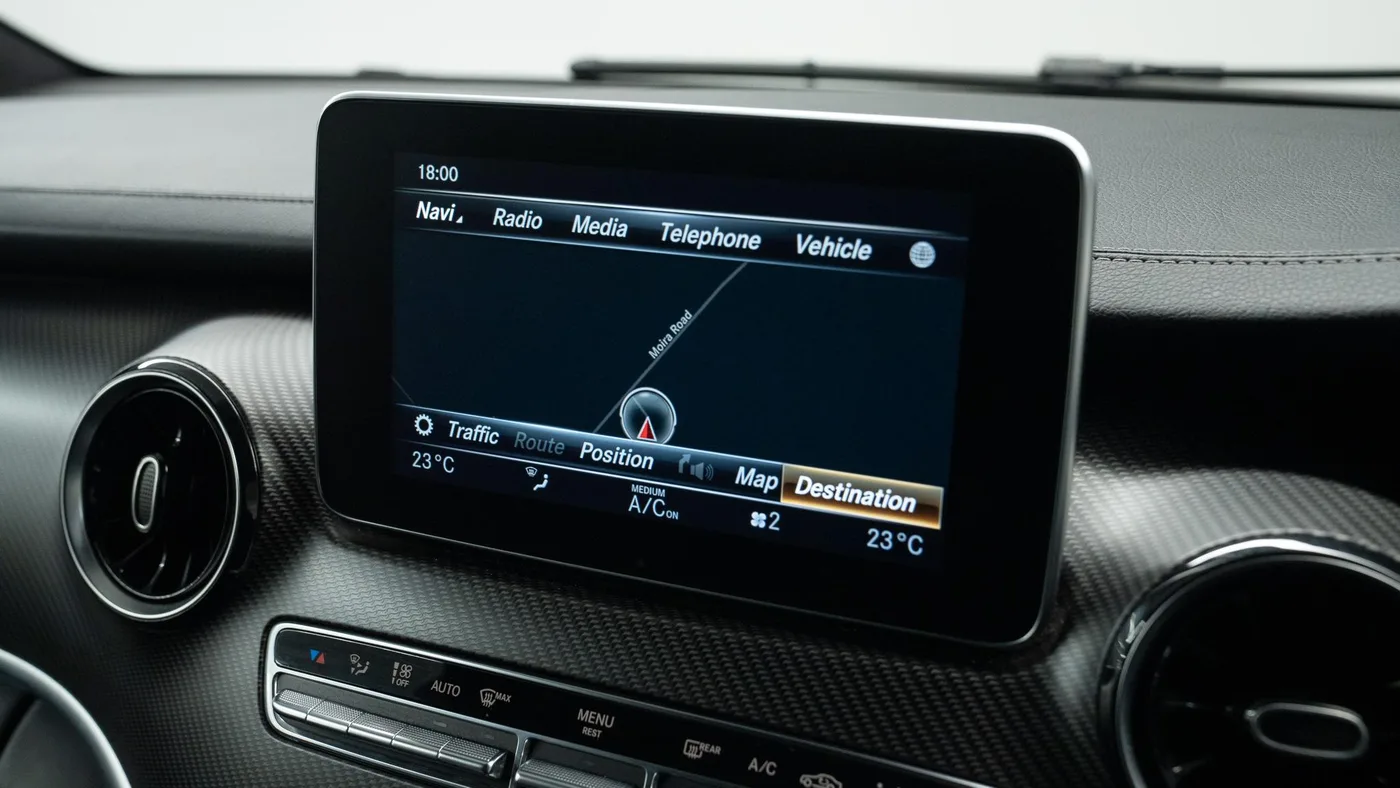 2020 Mercedes-Benz V 300 d offered by a specialist dealer in Swadlincote, United Kingdom, photo 12 of 15
