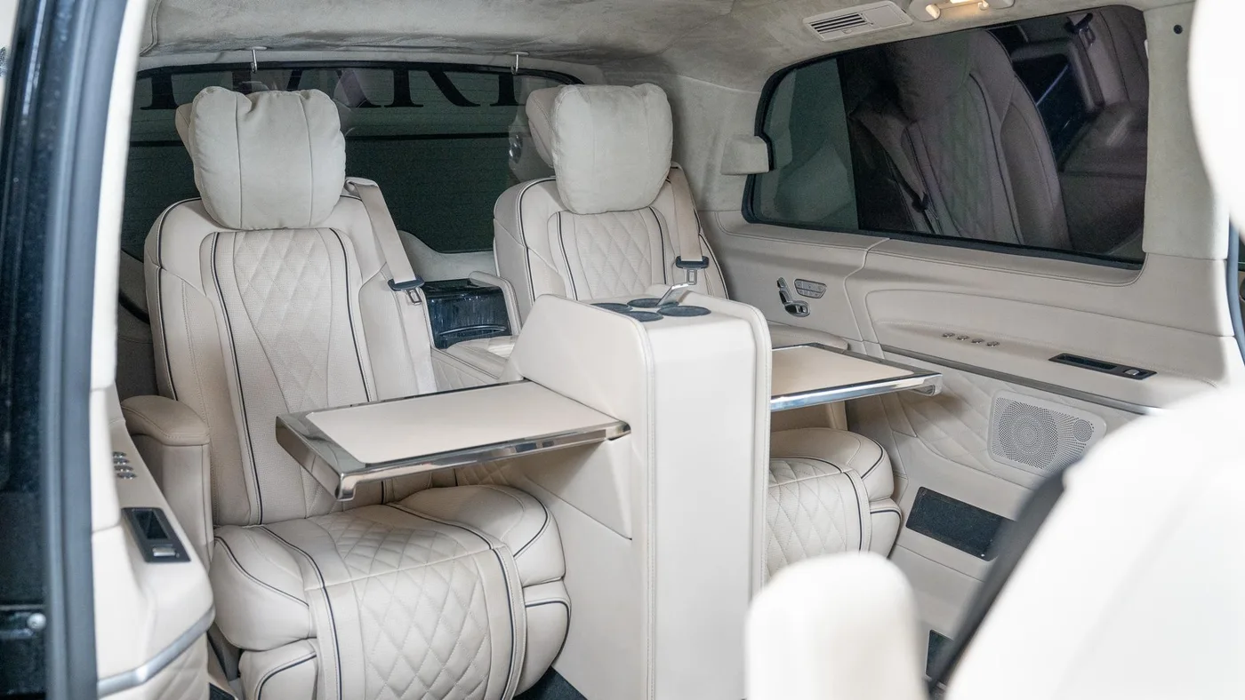2020 Mercedes-Benz V 300 d offered by a specialist dealer in Swadlincote, United Kingdom, photo 13 of 15