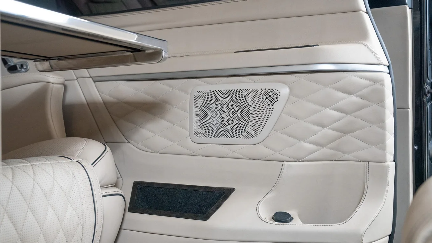 2020 Mercedes-Benz V 300 d offered by a specialist dealer in Swadlincote, United Kingdom, photo 14 of 15