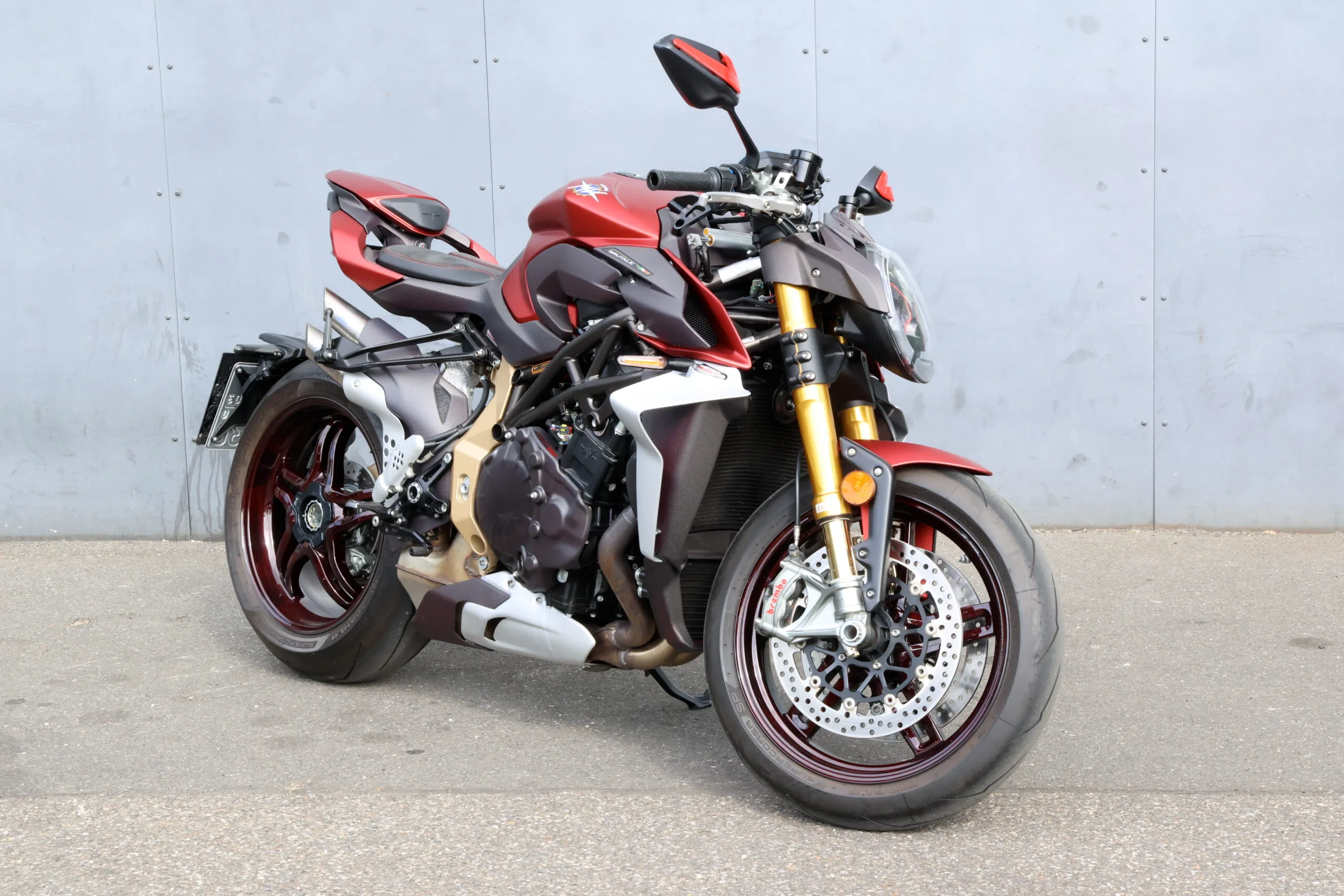 2020 MV Agusta Brutale 1000 Serie Oro angeboten von einem Fachhändler in Düsseldorf, Deutschland, Hauptfoto