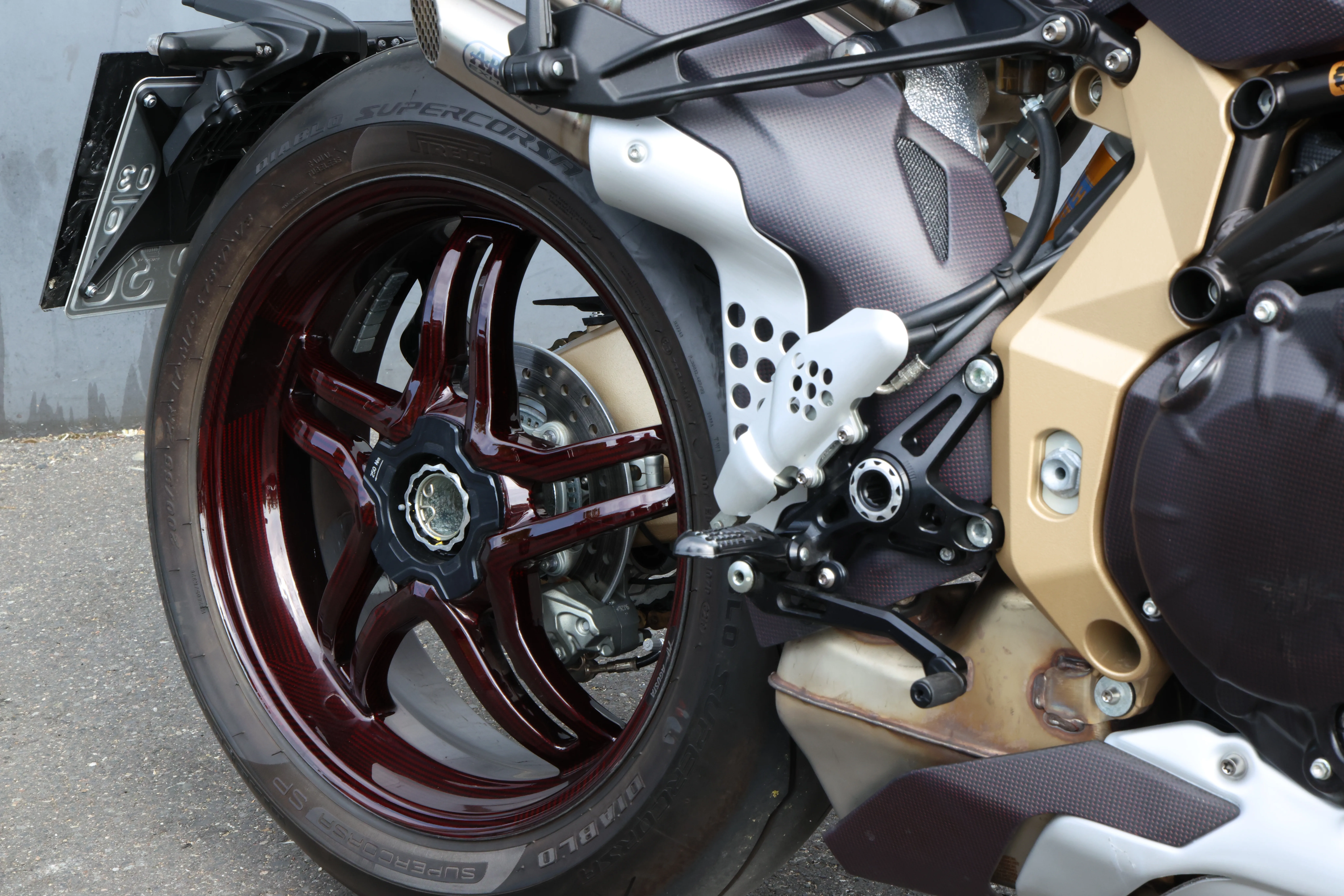 2020 MV Agusta Brutale 1000 Serie Oro, 18/30