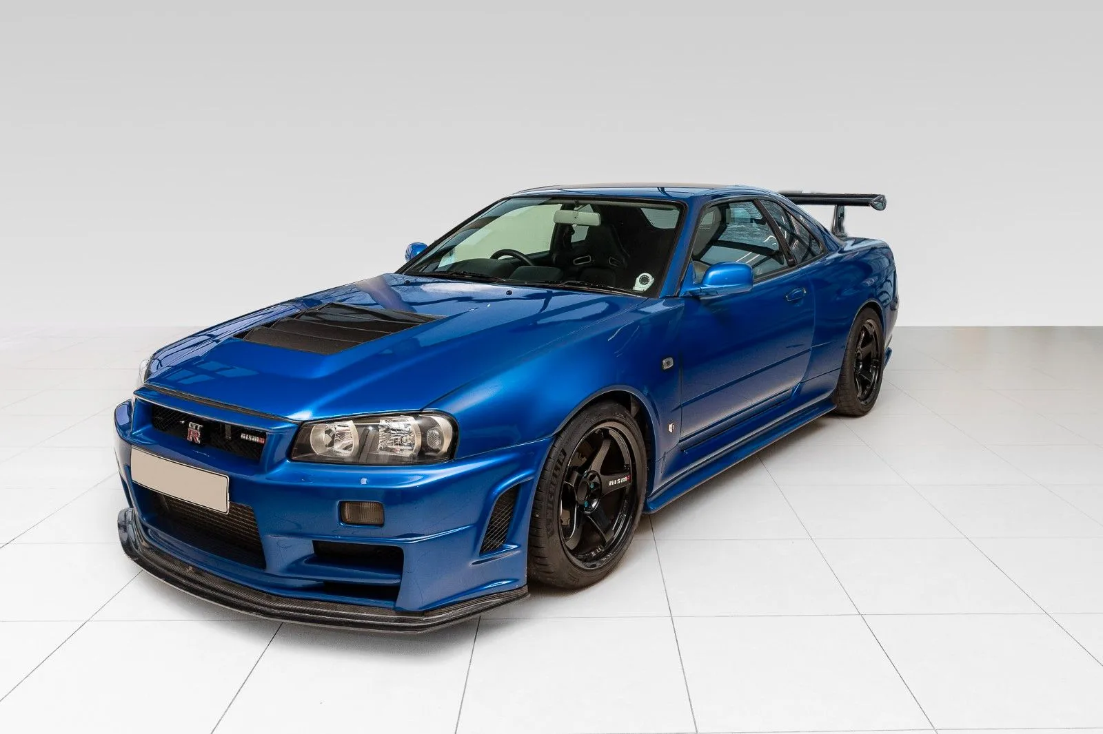 2020 Nissan Skyline GT-R proposée par un spécialiste de la supercar à Riga, Lettonie, photo principale