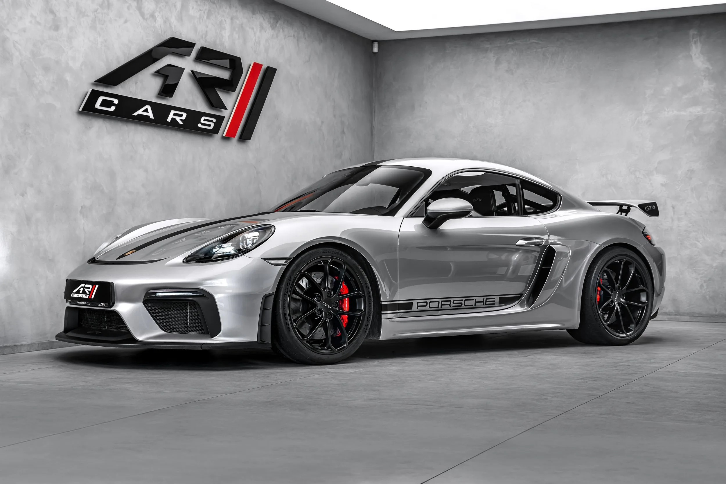 2020 Porsche 718 Cayman GT4, 2/25