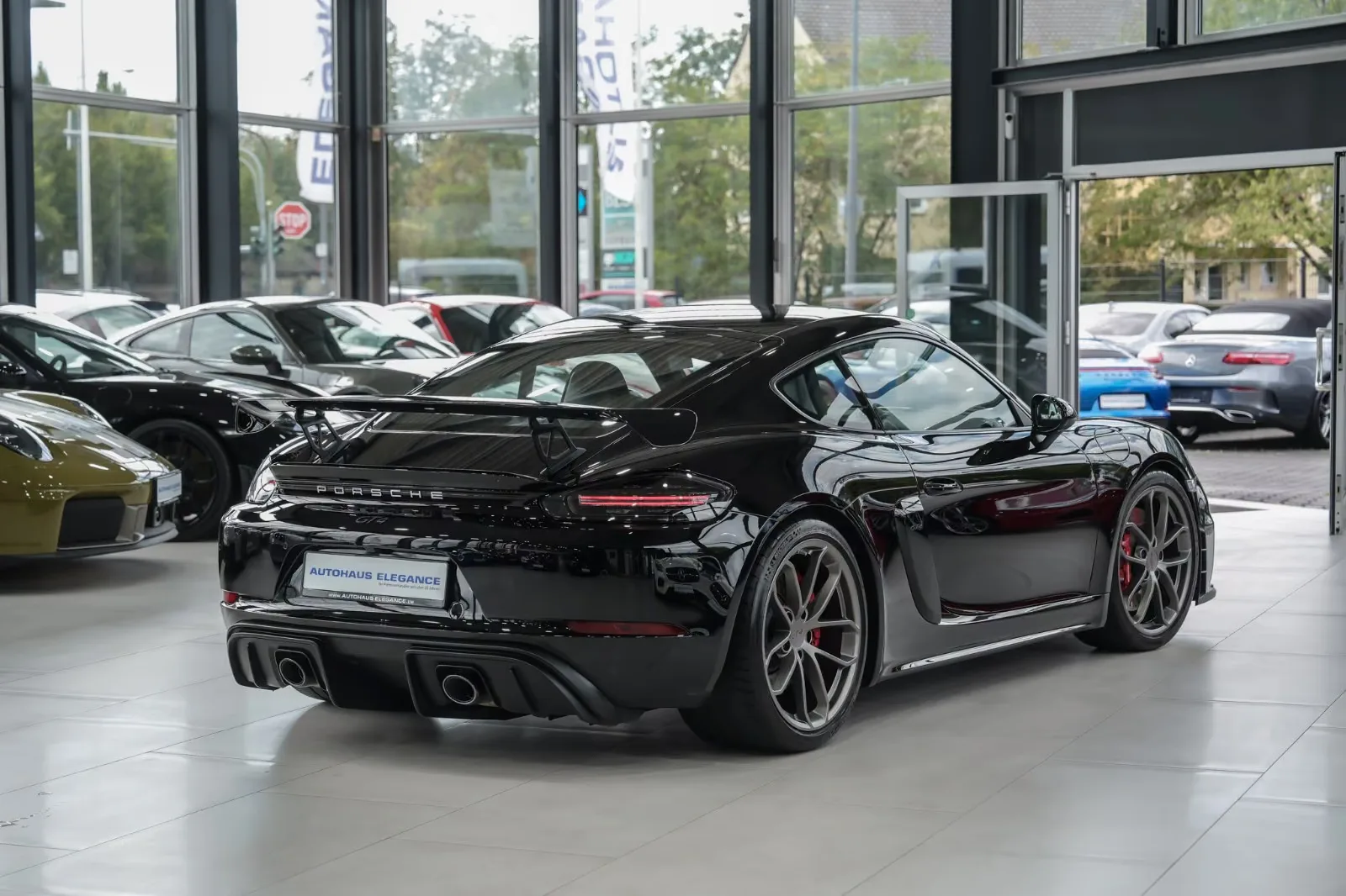 2020 Porsche 718 Cayman GT4, 2/30