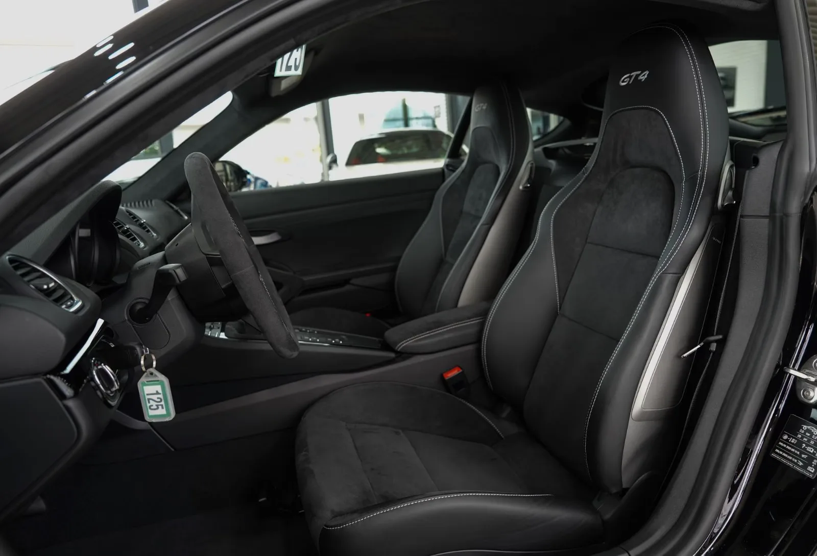 2020 Porsche 718 Cayman GT4, 13/30