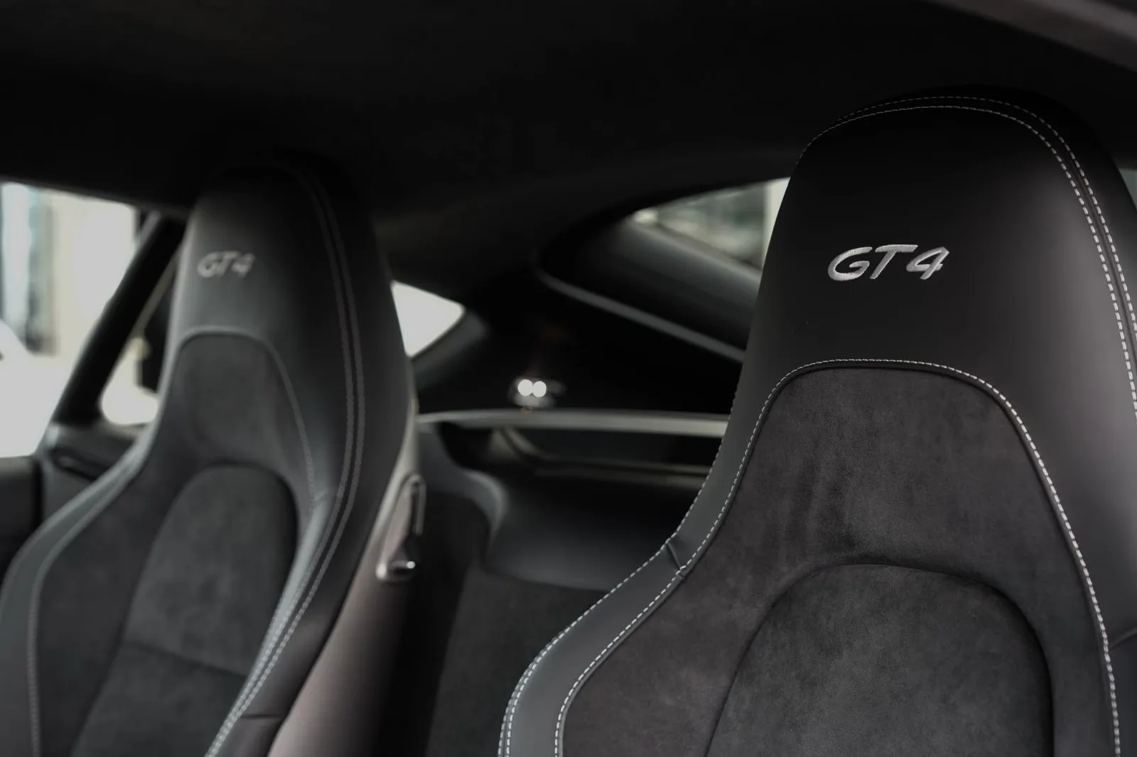 2020 Porsche 718 Cayman GT4, 14/30