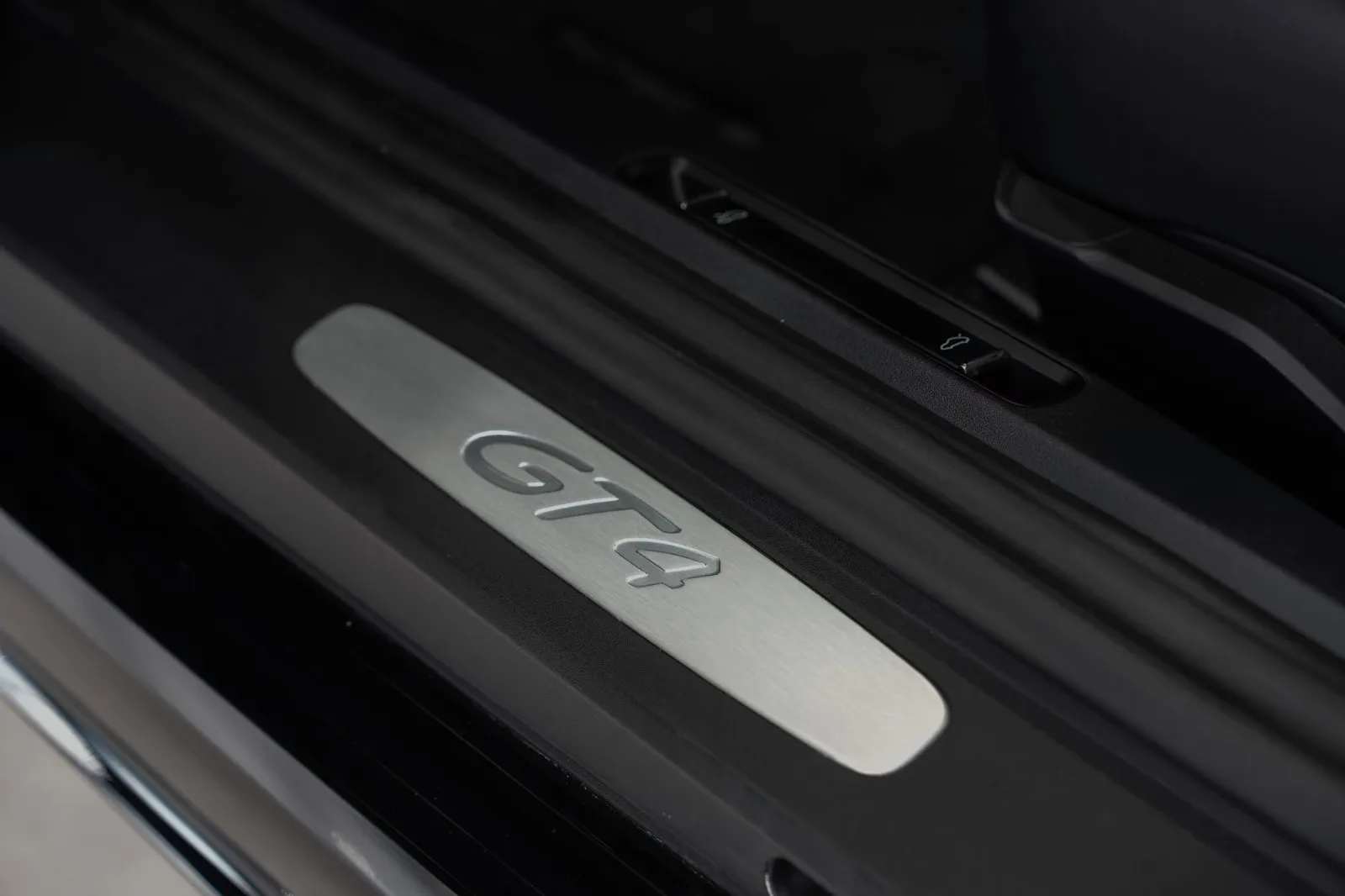 2020 Porsche 718 Cayman GT4, 15/30