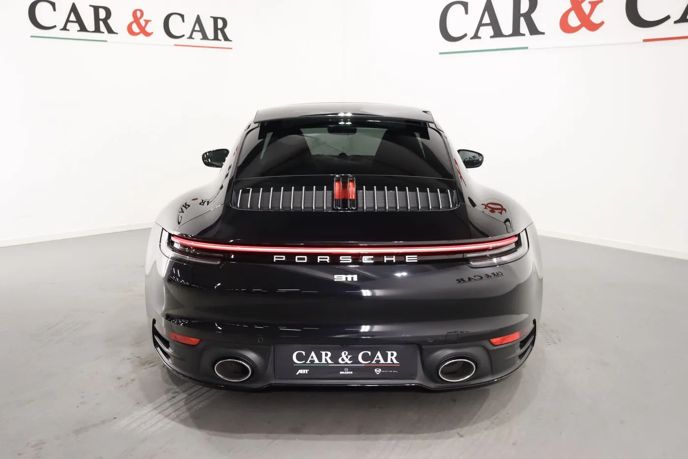 2020 Porsche 911 Carrera 4 proposée par un spécialiste de la supercar à Zibido San Giacomo, Italie, photo 4 sur 22