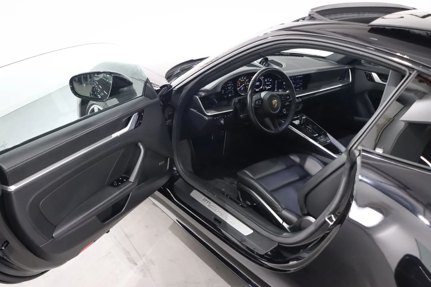 2020 Porsche 911 Carrera 4 proposée par un spécialiste de la supercar à Zibido San Giacomo, Italie, photo 9 sur 22
