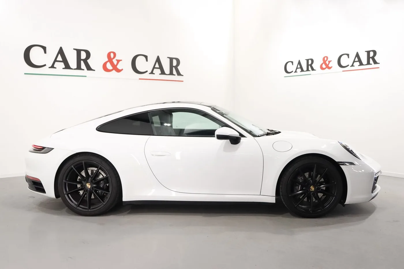 2020 Porsche 911 Carrera 4 proposée par un spécialiste de la supercar à Zibido San Giacomo, Italie, photo 5 sur 25