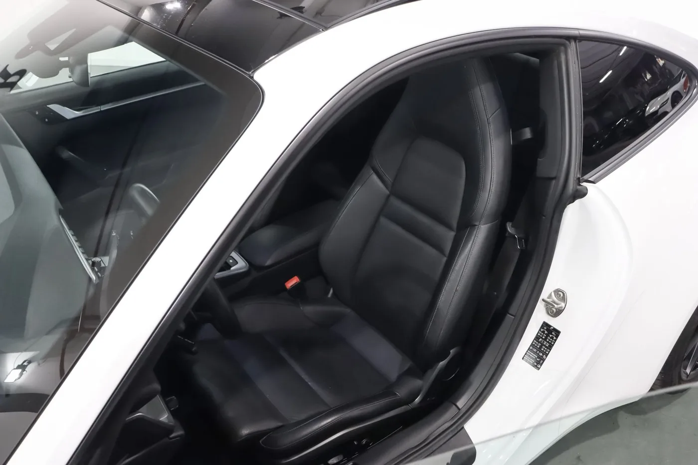 2020 Porsche 911 Carrera 4 proposée par un spécialiste de la supercar à Zibido San Giacomo, Italie, photo 9 sur 25