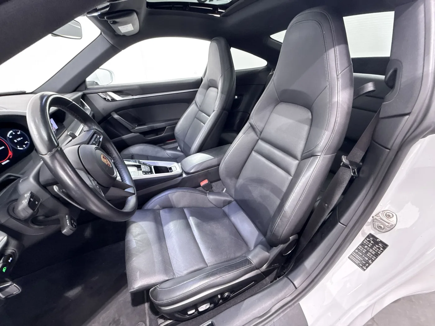 2020 Porsche 911 Carrera 4 proposée par un spécialiste de la supercar à Zibido San Giacomo, Italie, photo 13 sur 25