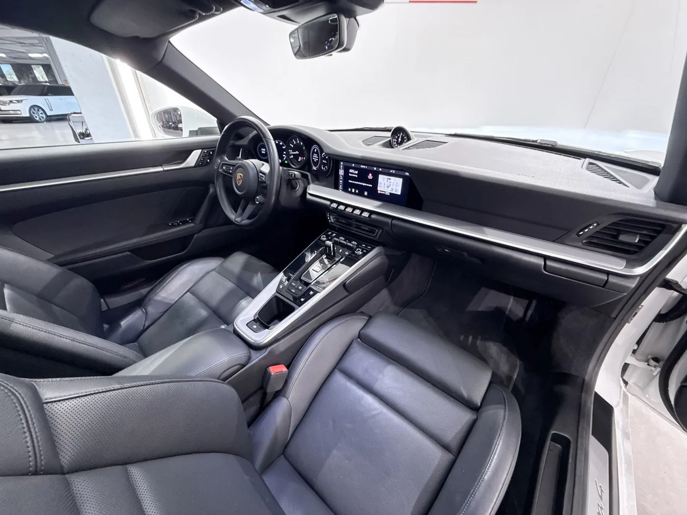 2020 Porsche 911 Carrera 4 proposée par un spécialiste de la supercar à Zibido San Giacomo, Italie, photo 18 sur 25
