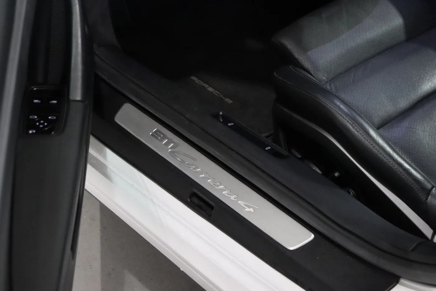 2020 Porsche 911 Carrera 4 proposée par un spécialiste de la supercar à Zibido San Giacomo, Italie, photo 25 sur 25