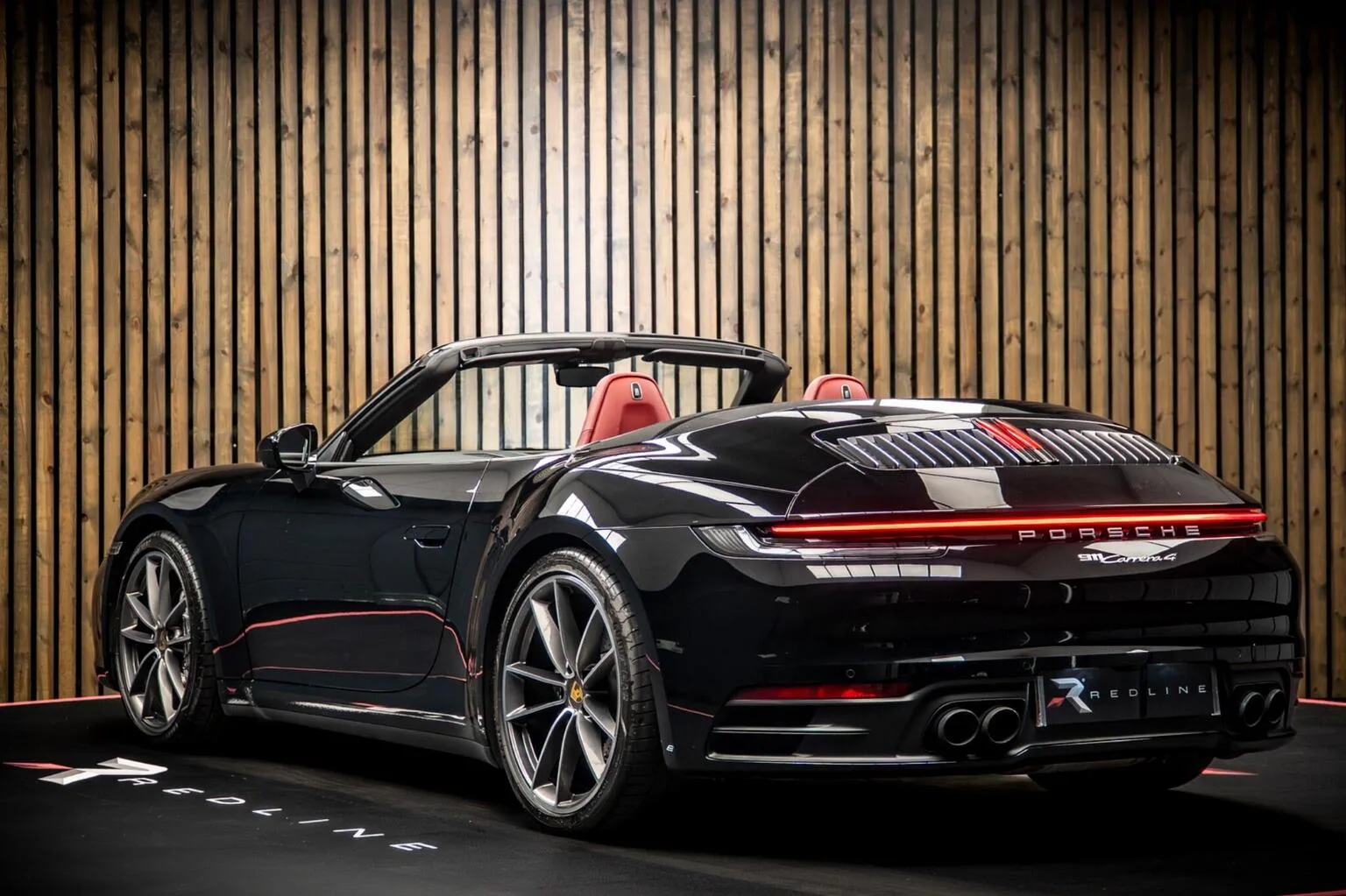 2020 Porsche 911 Carrera 4 Cabriolet, 3/30