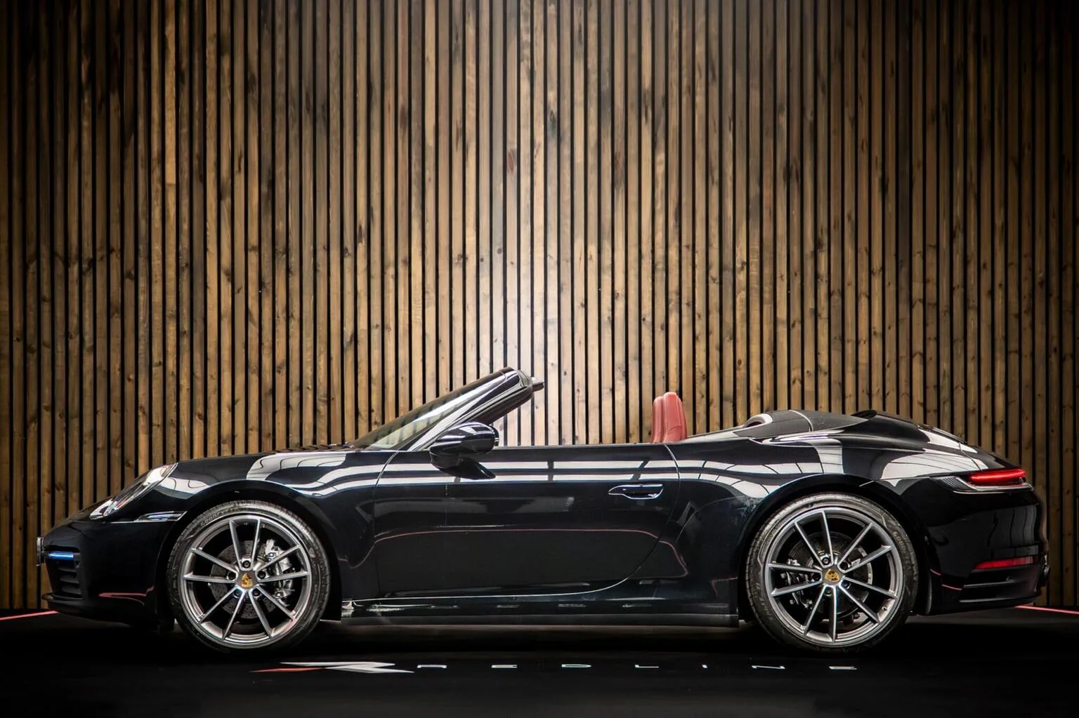2020 Porsche 911 Carrera 4 Cabriolet, 7/30