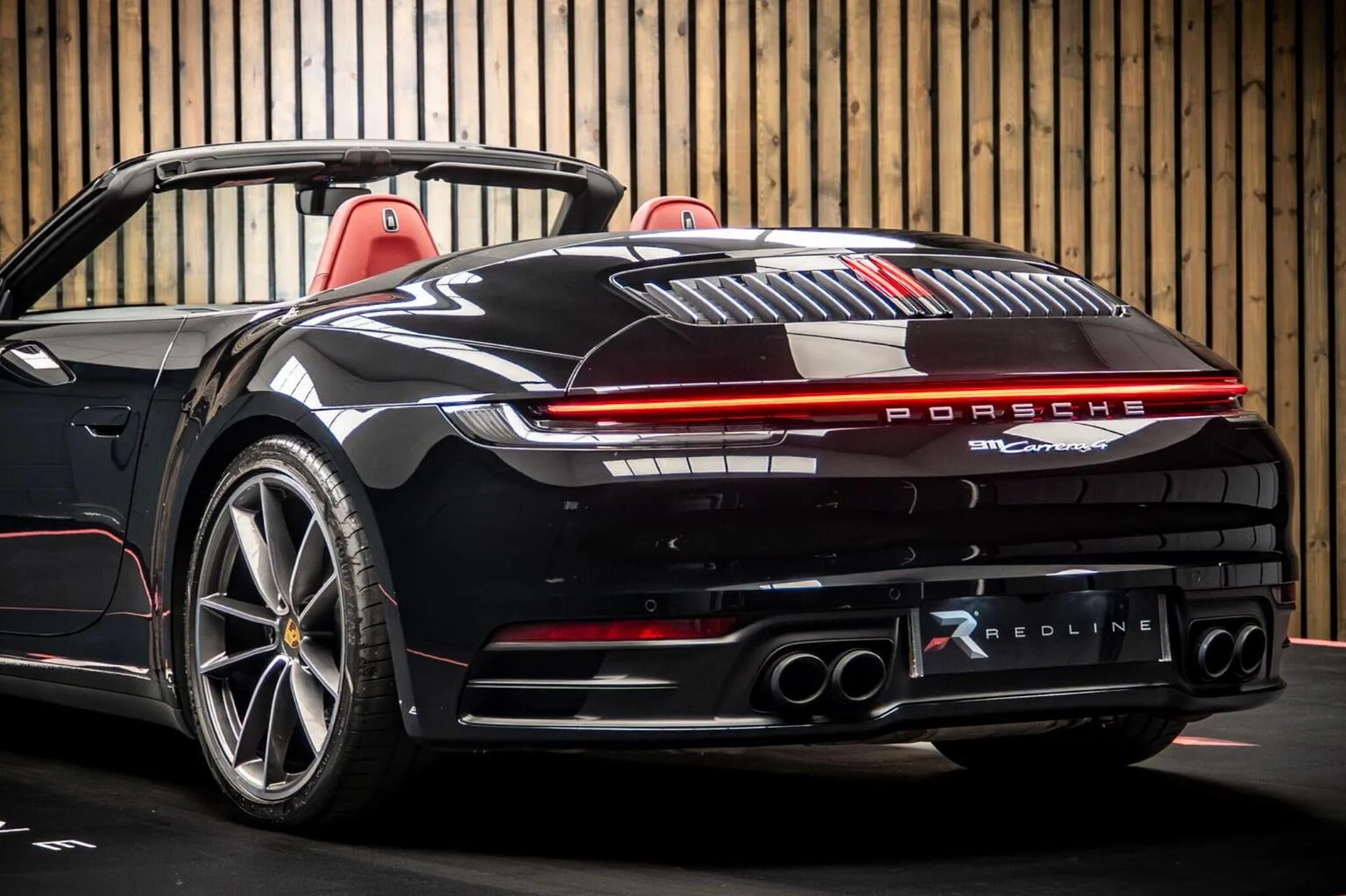 2020 Porsche 911 Carrera 4 Cabriolet, 19/30
