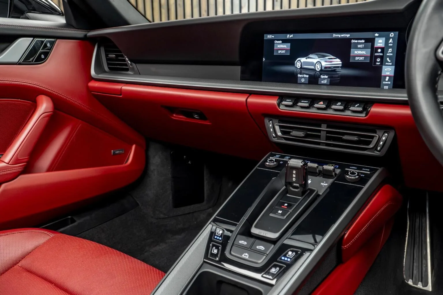 2020 Porsche 911 Carrera 4 Cabriolet, 24/30