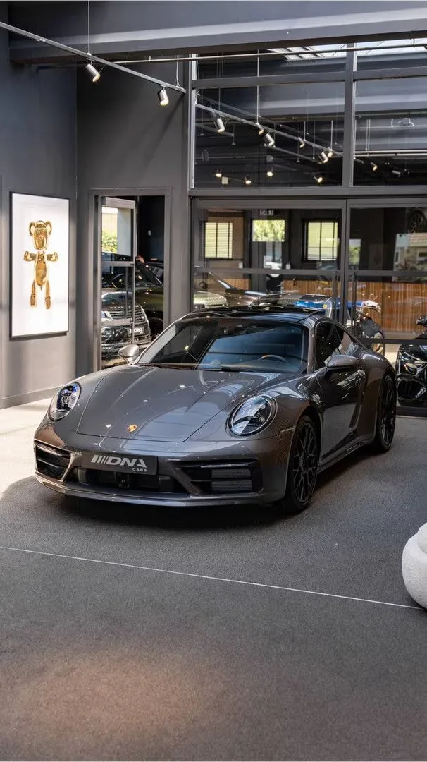 2020 Porsche 911 Carrera 4S, 22/30