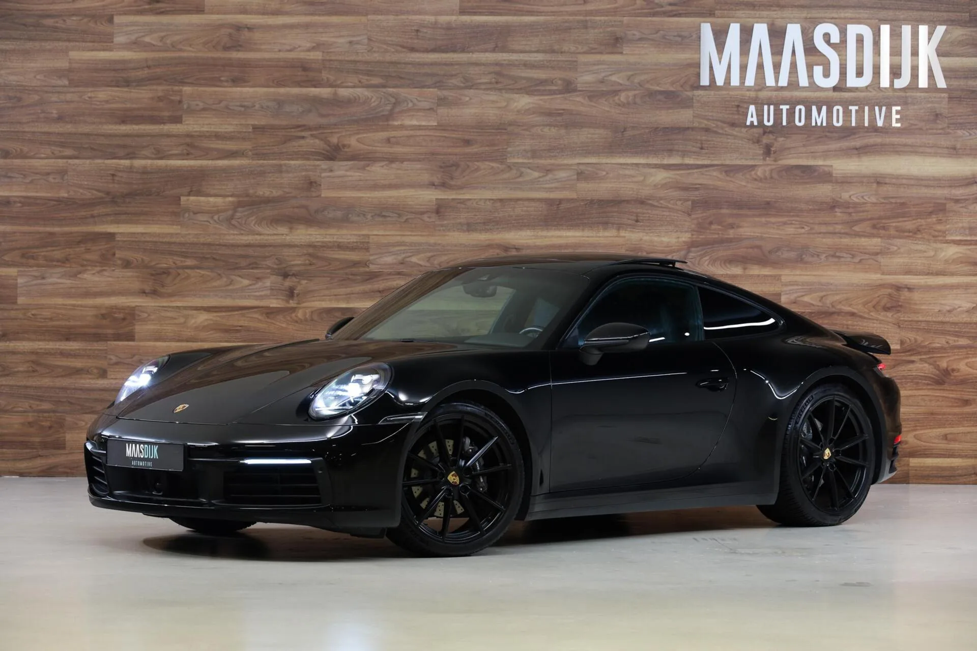 2020 Porsche 911 Carrera offered by a specialist dealer in Werkendam, Netherlands, main photo