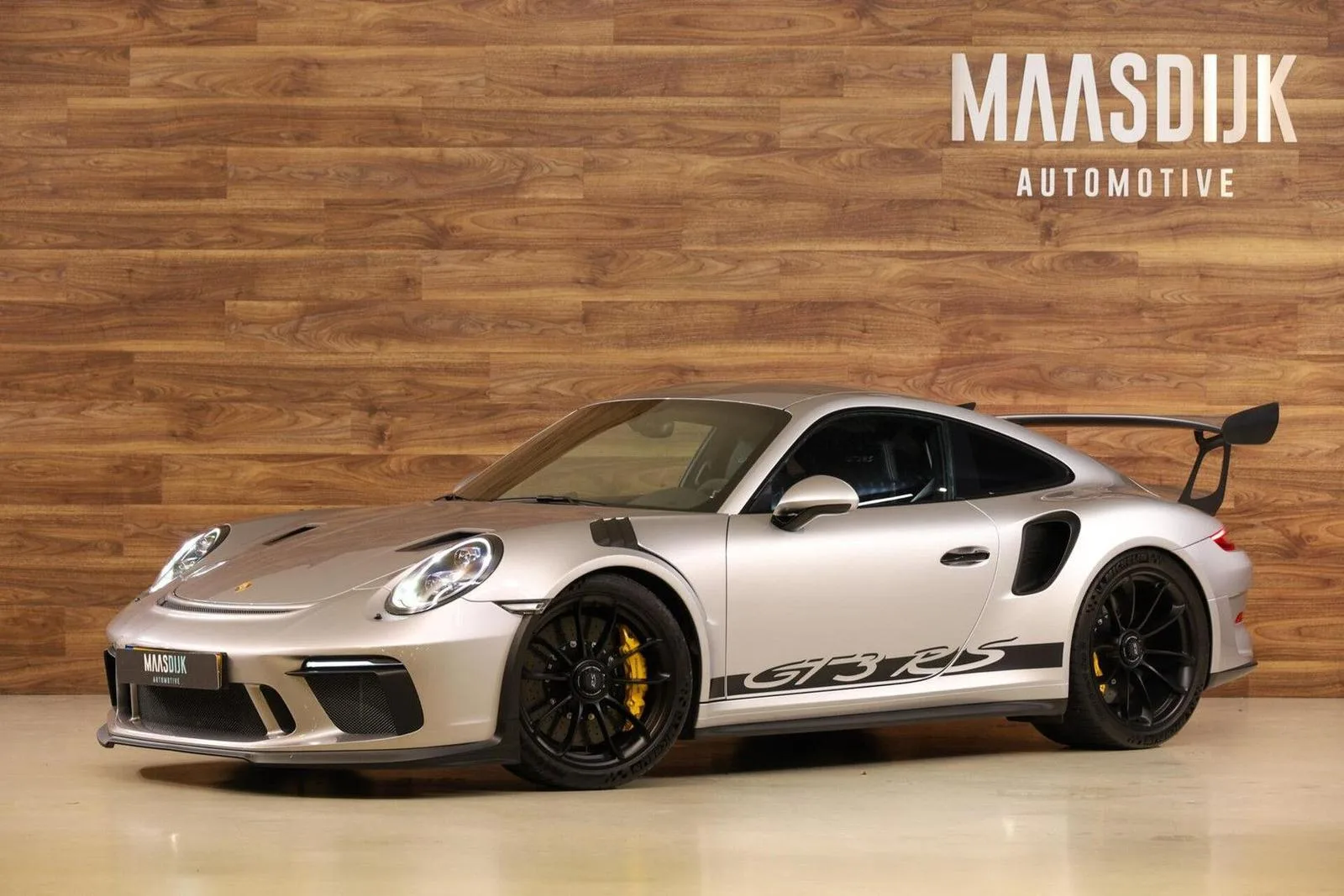 2020 Porsche 911 GT3 RS proposée par un concessionnaire spécialisé à Werkendam, Pays-Bas, photo principale