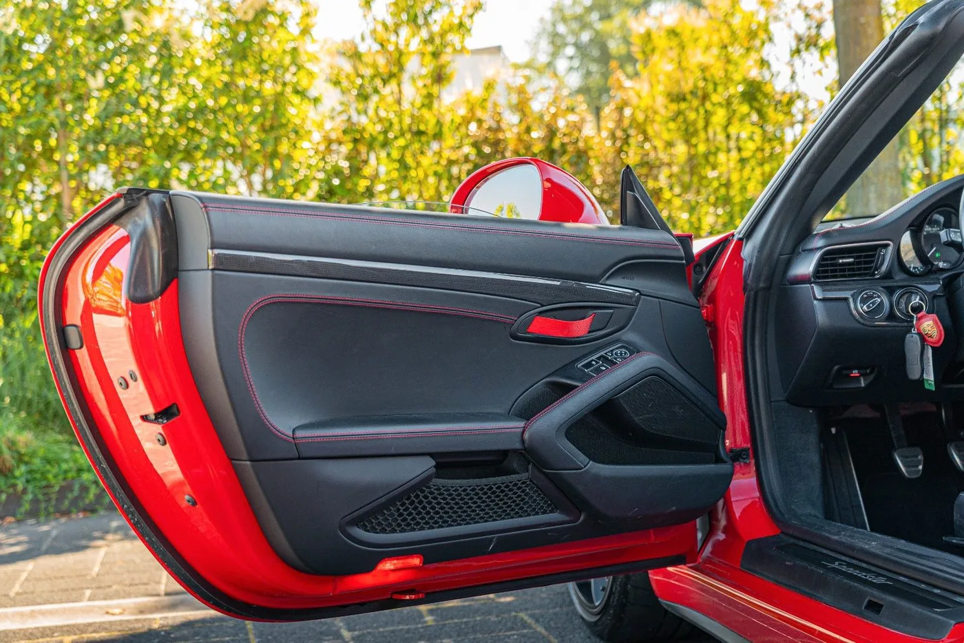 2020 Porsche 911 Speedster offered by a supercar dealer in Gronau, Germany, photo 18 of 25