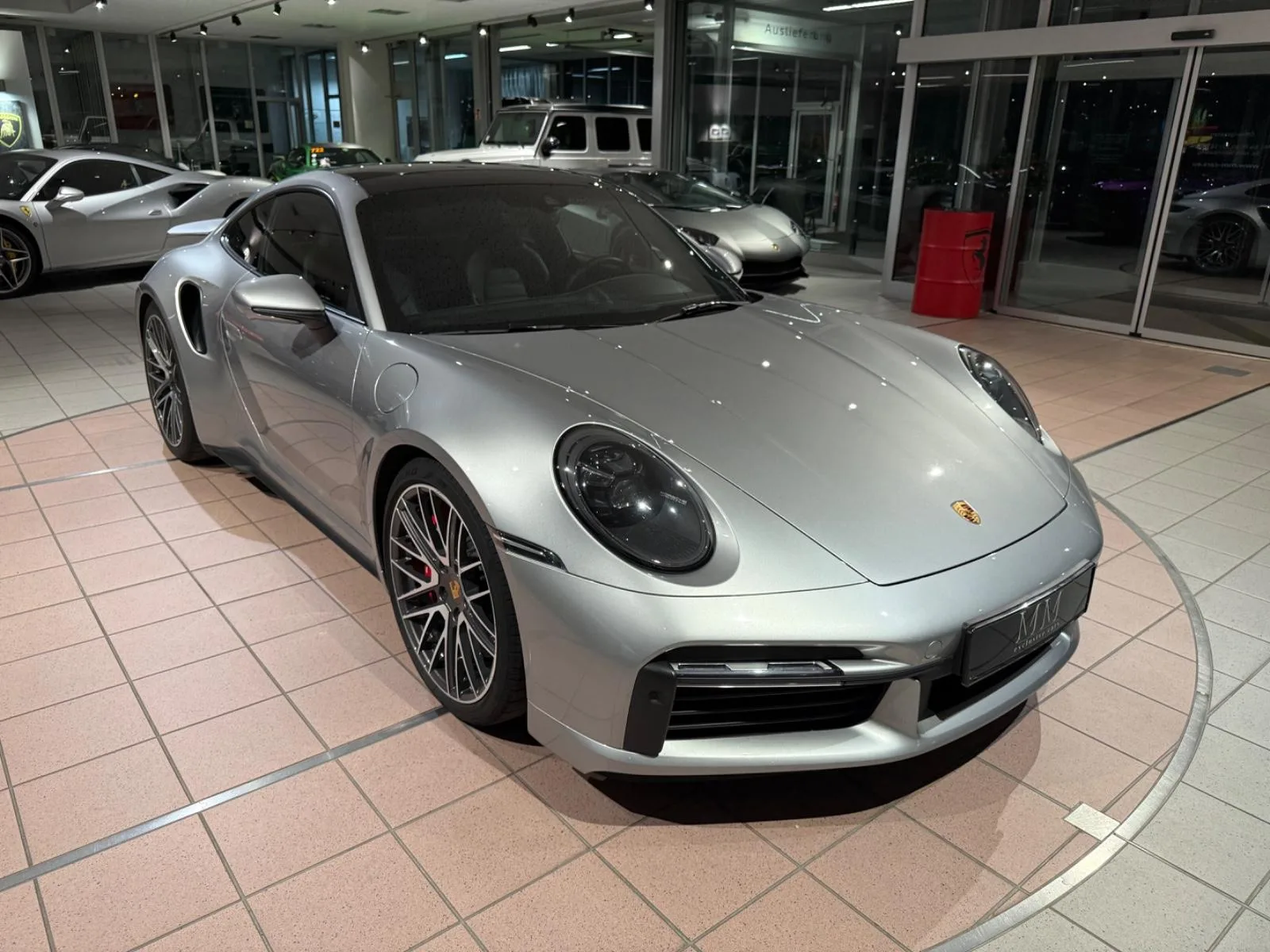 2020 Porsche 911 Turbo proposée par un concessionnaire spécialisé à Hannover, Allemagne, photo principale
