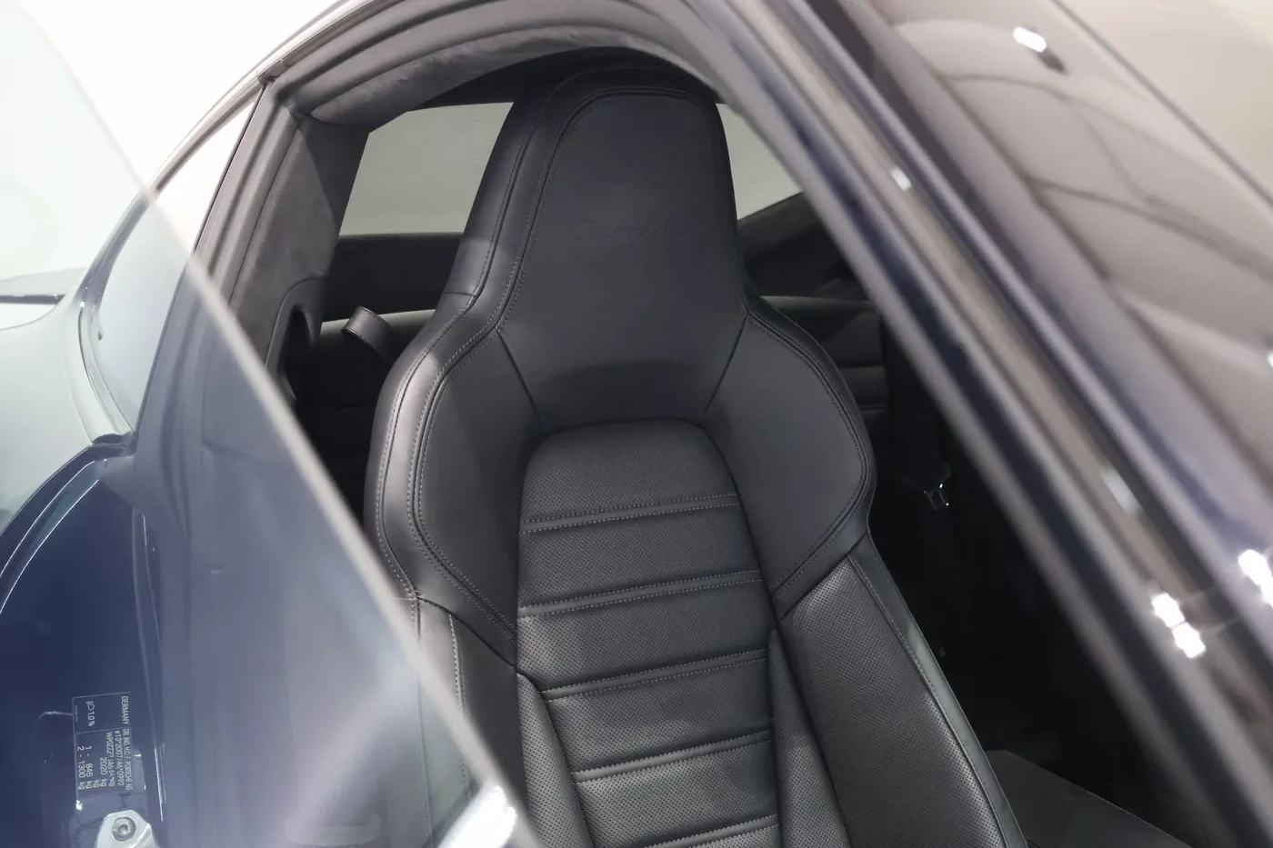 2020 Porsche 911 Turbo S offered by a supercar dealer in Zibido San Giacomo, Italy, photo 15 of 20