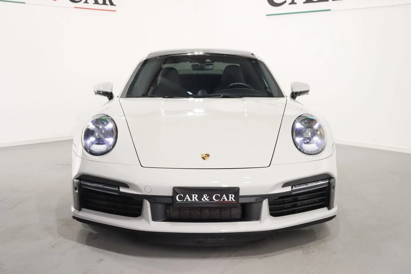 2020 Porsche 911 Turbo S offered by a supercar dealer in Zibido San Giacomo, Italy, photo 3 of 18
