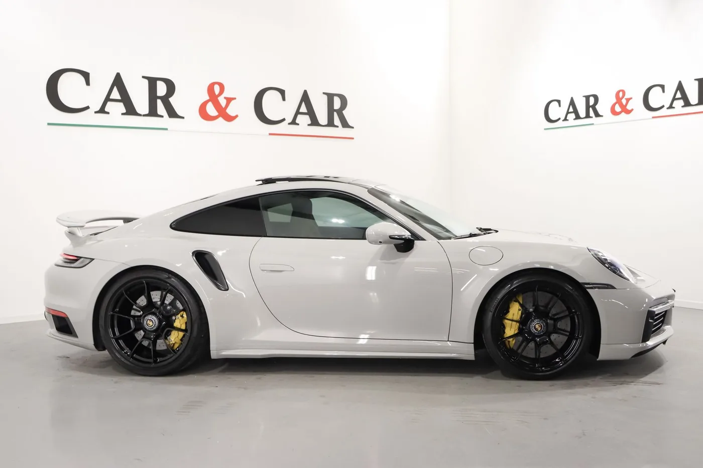 2020 Porsche 911 Turbo S offered by a supercar dealer in Zibido San Giacomo, Italy, photo 5 of 18