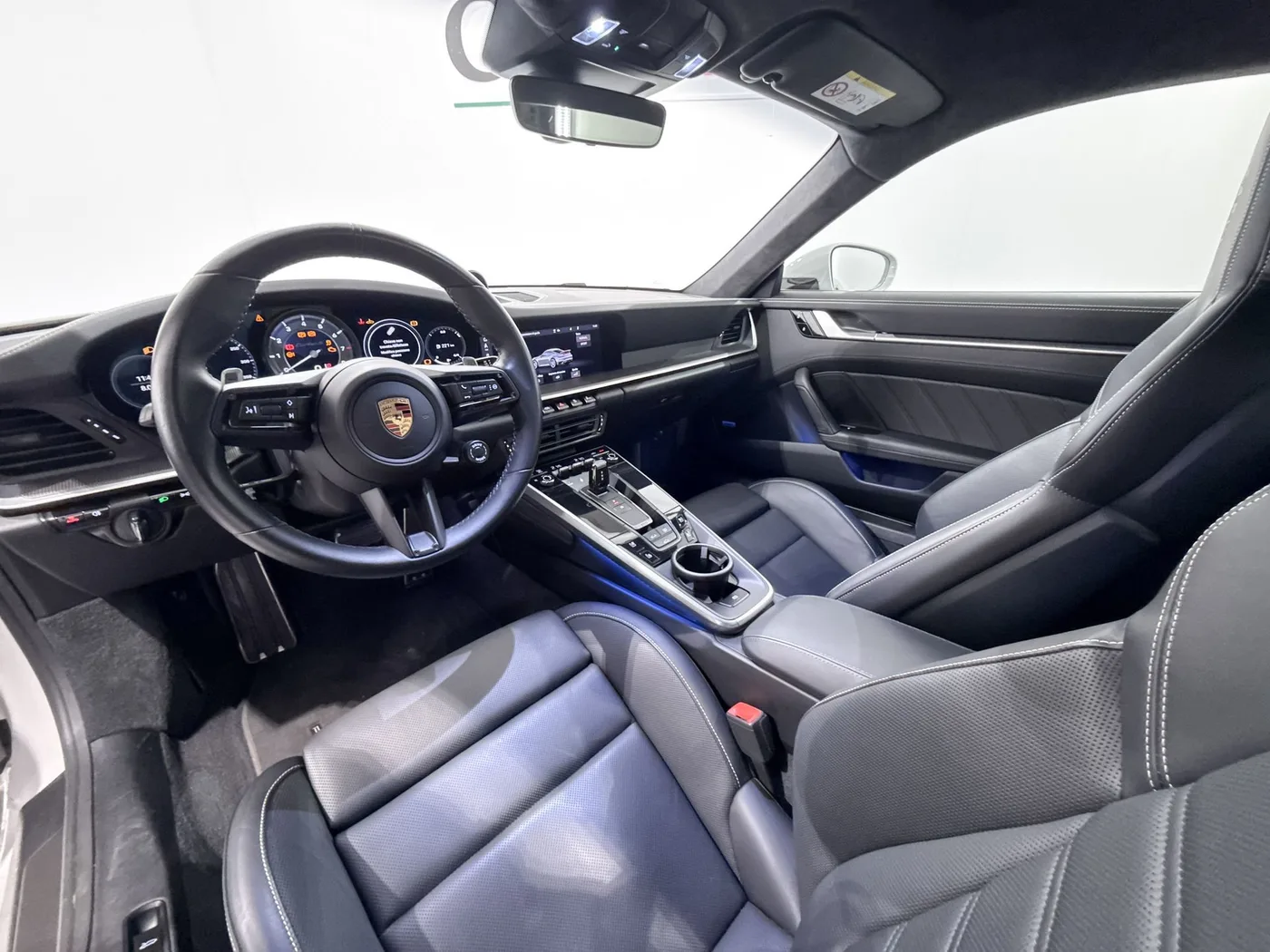 2020 Porsche 911 Turbo S offered by a supercar dealer in Zibido San Giacomo, Italy, photo 14 of 18
