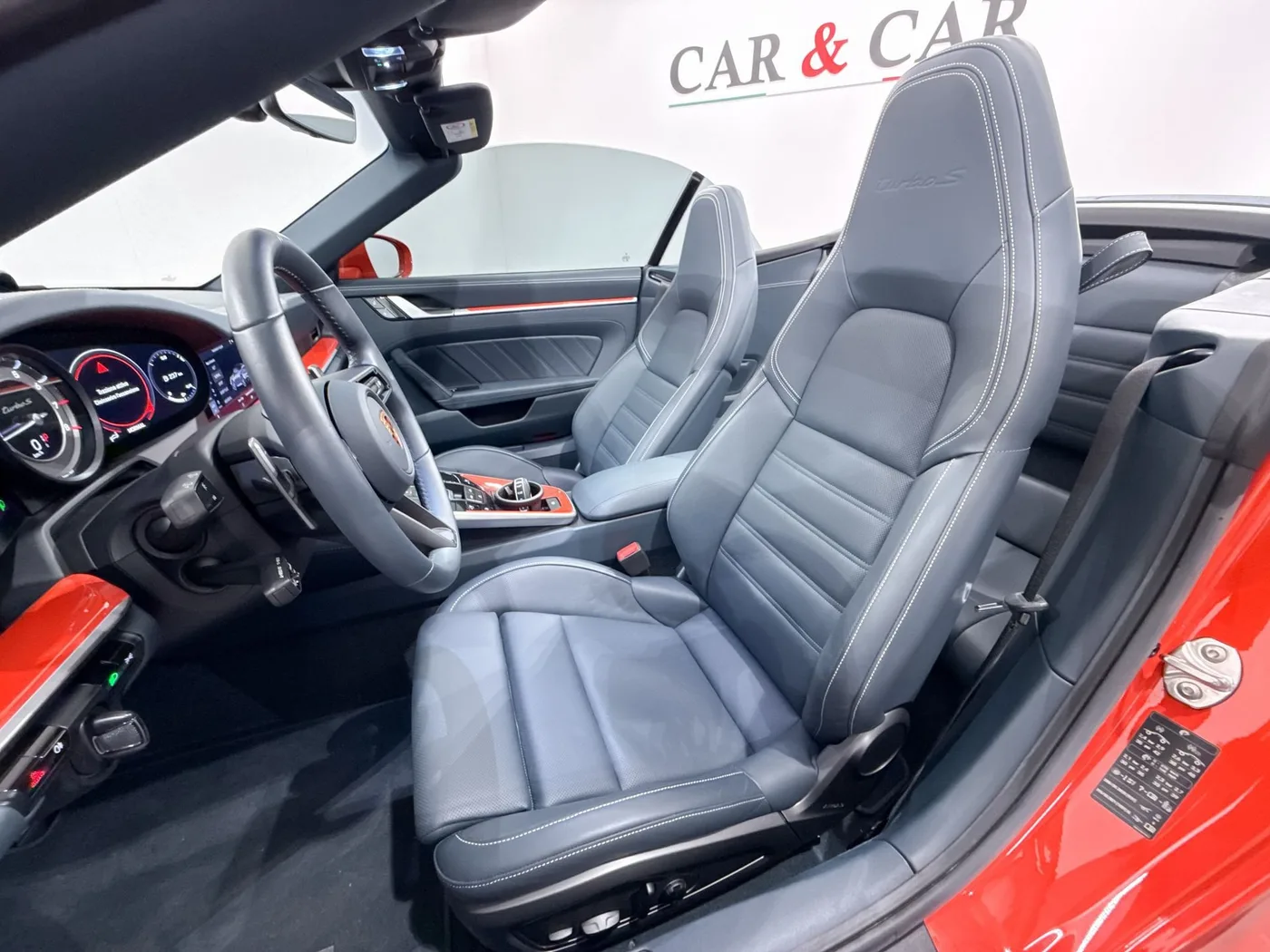 2020 Porsche 911 Turbo S Cabriolet proposée par un spécialiste de la supercar à Zibido San Giacomo, Italie, photo 17 sur 25