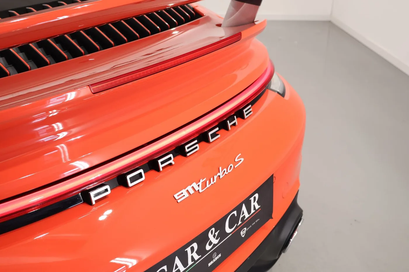 2020 Porsche 911 Turbo S Cabriolet proposée par un spécialiste de la supercar à Zibido San Giacomo, Italie, photo 23 sur 25