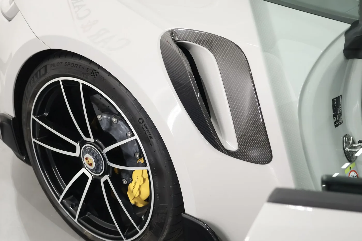 2020 Porsche 911 Turbo S Cabriolet offered by a supercar dealer in Zibido San Giacomo, Italy, photo 16 of 25