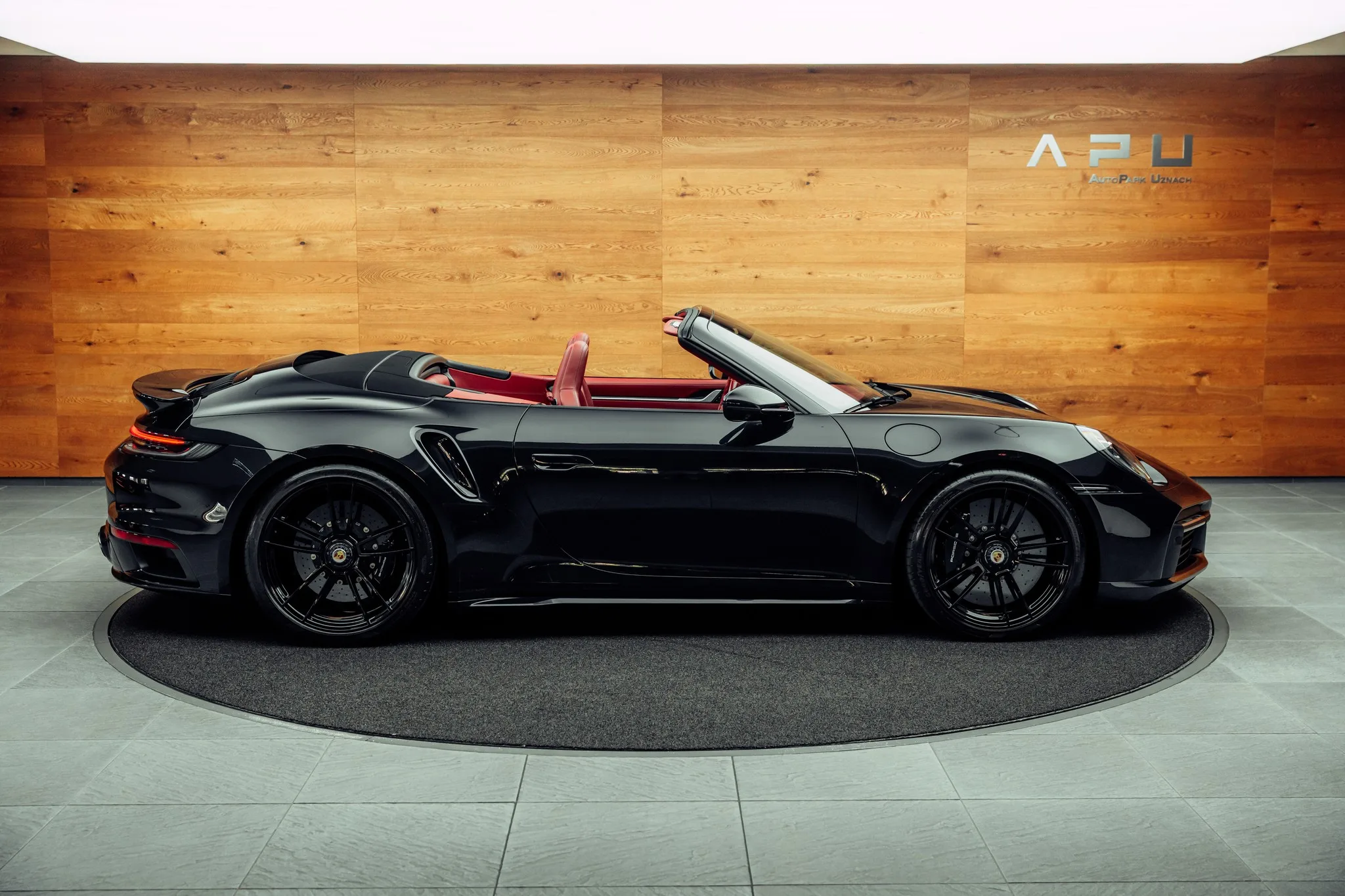2020 Porsche 911 Turbo S Cabriolet, 2/20