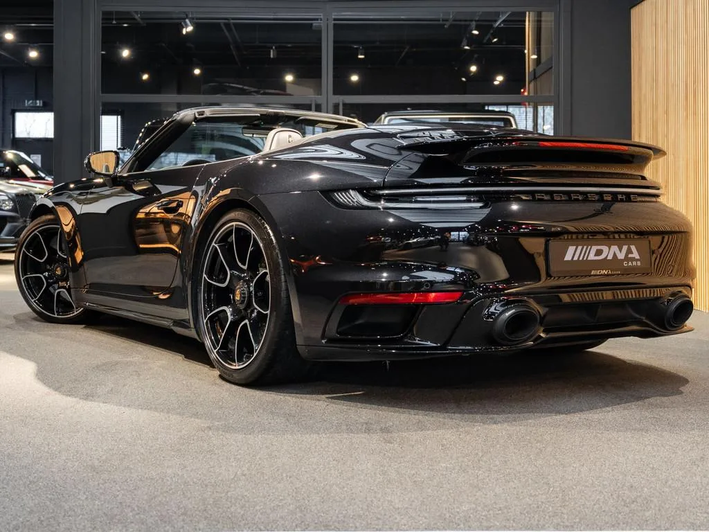 2020 Porsche 911 Turbo S Cabriolet, 5/30
