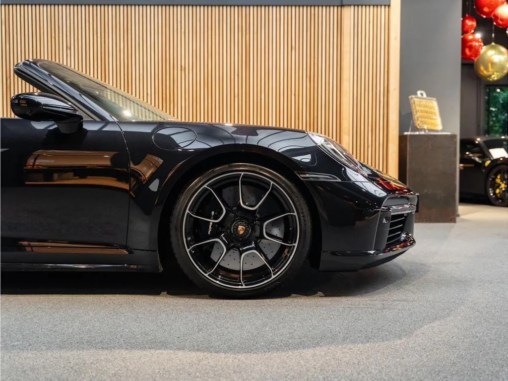 2020 Porsche 911 Turbo S Cabriolet, 10/30