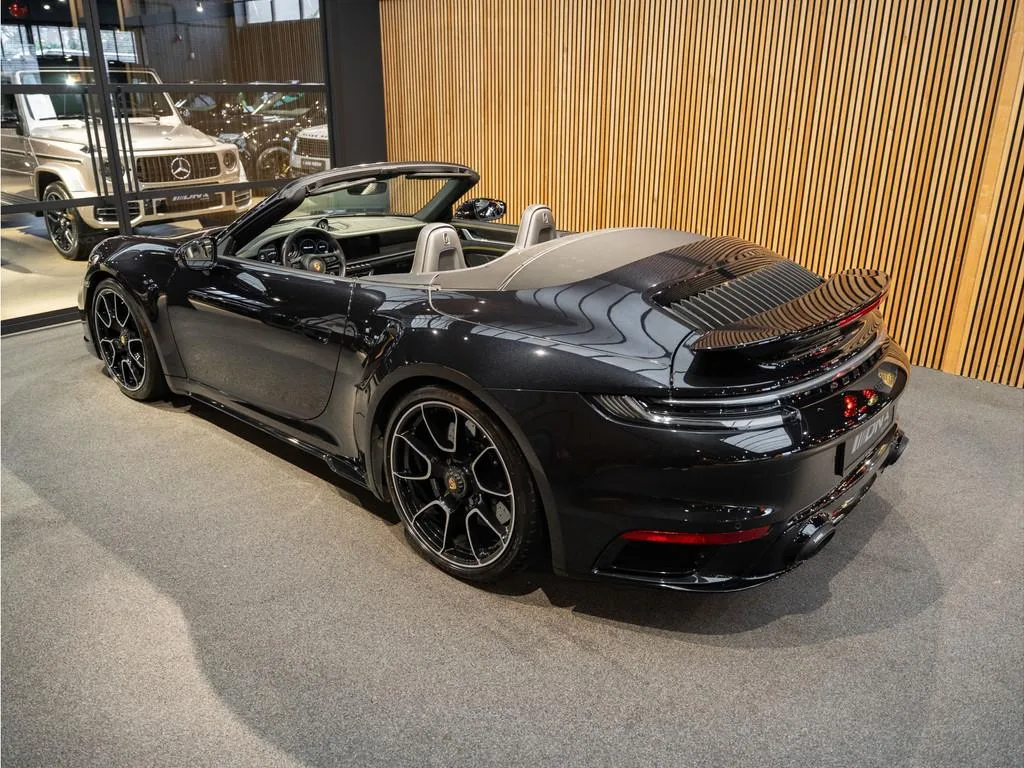 2020 Porsche 911 Turbo S Cabriolet, 14/30