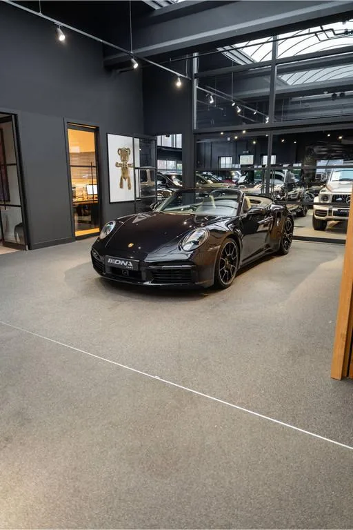 2020 Porsche 911 Turbo S Cabriolet, 19/30