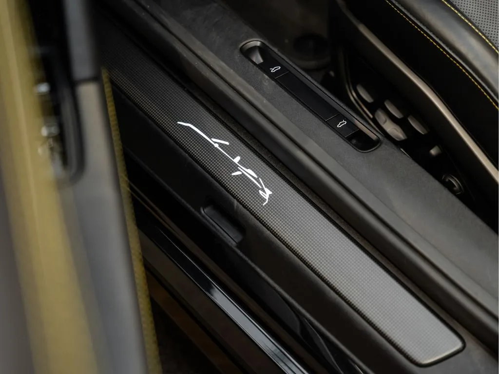 2020 Porsche 911 Turbo S Cabriolet, 28/30