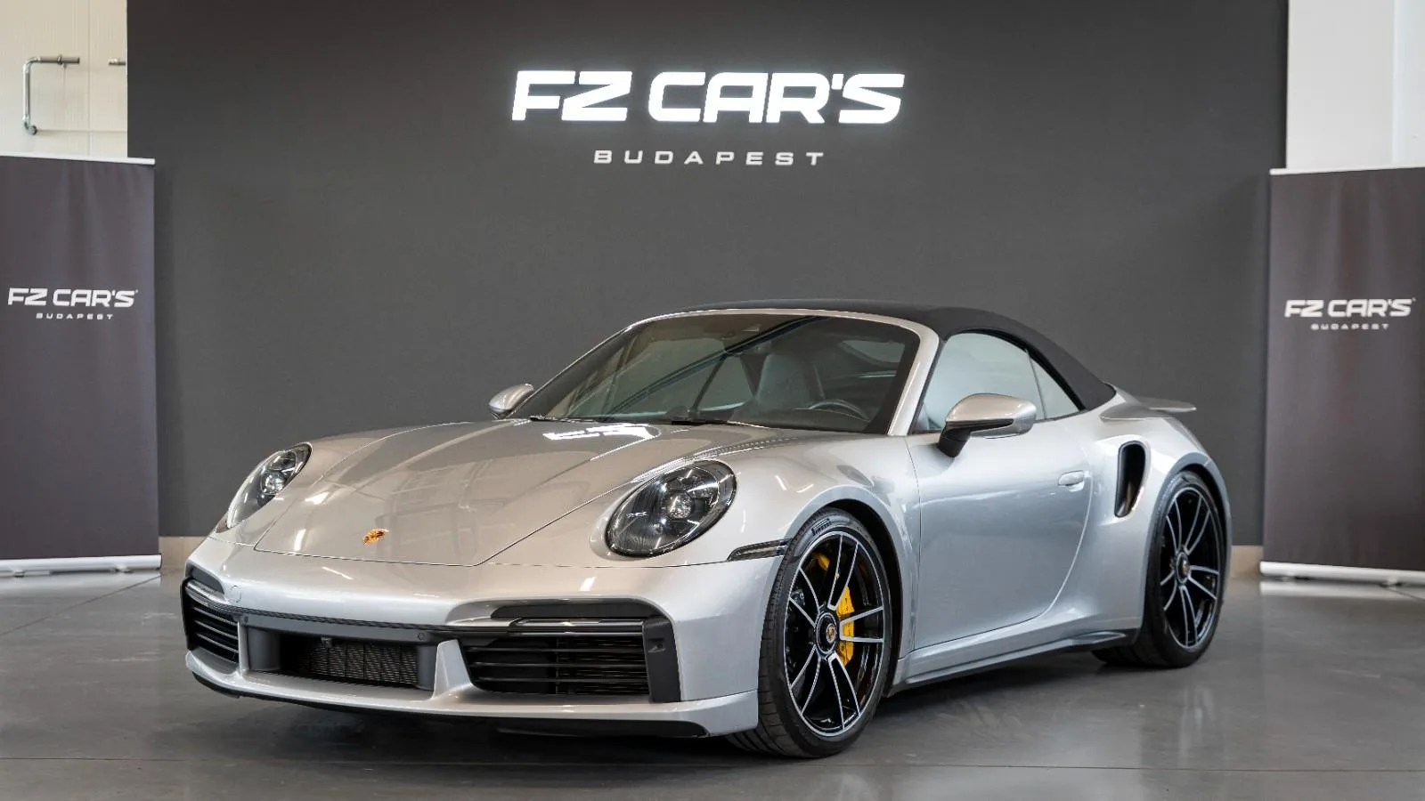 2020 Porsche 911 Turbo S Cabriolet angeboten von einem Fachhändler in Budapest, Ungarn, Hauptfoto