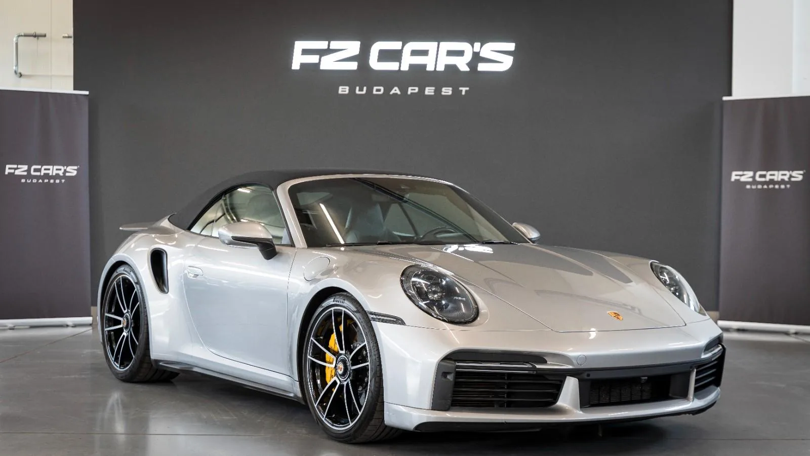2020 Porsche 911 Turbo S Cabriolet, 2/13