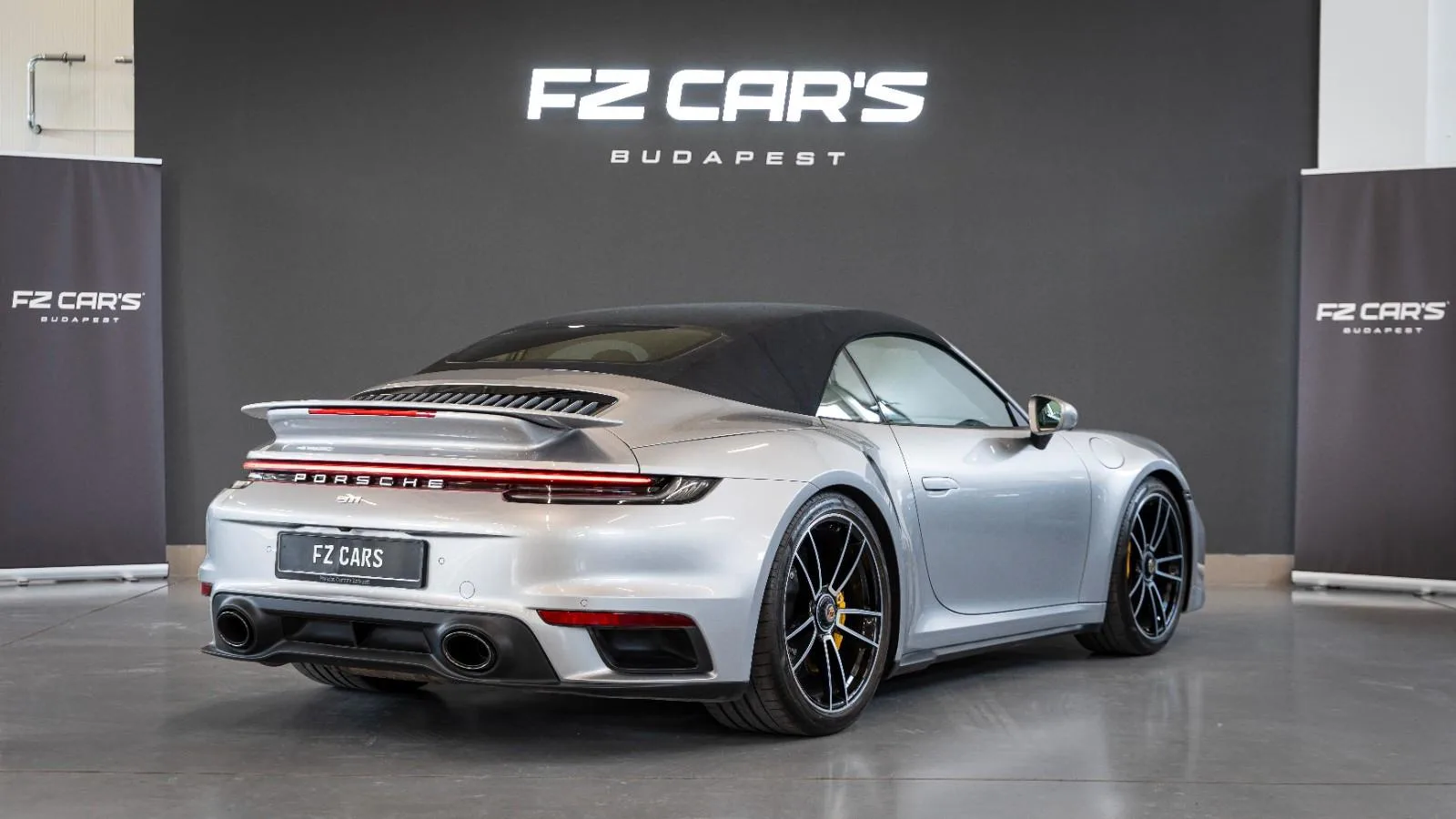 2020 Porsche 911 Turbo S Cabriolet, 4/13