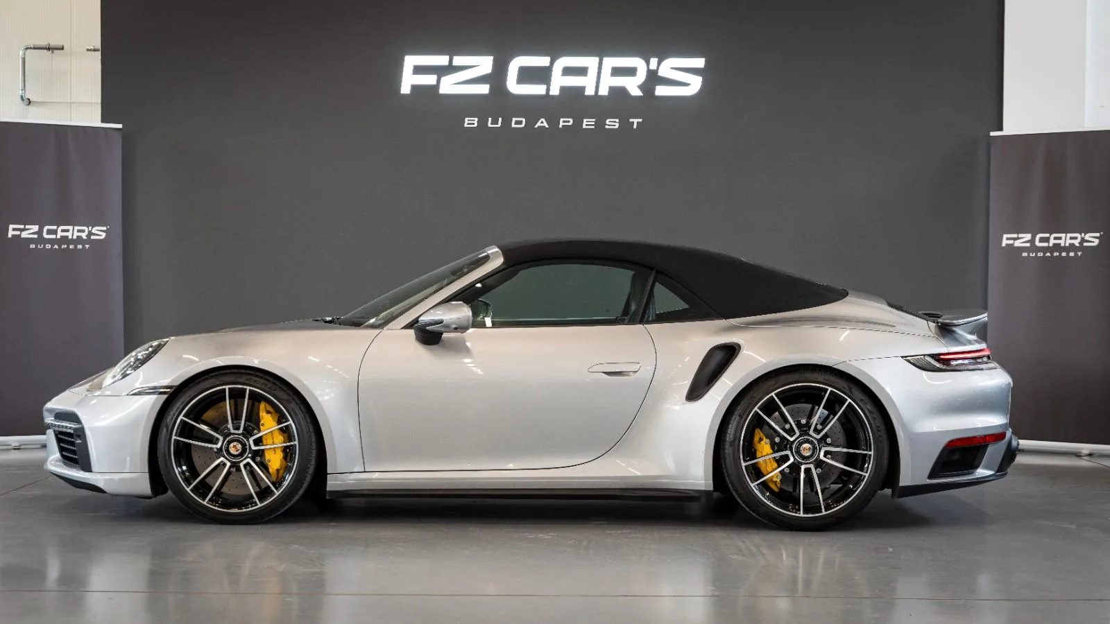 2020 Porsche 911 Turbo S Cabriolet, 5/13
