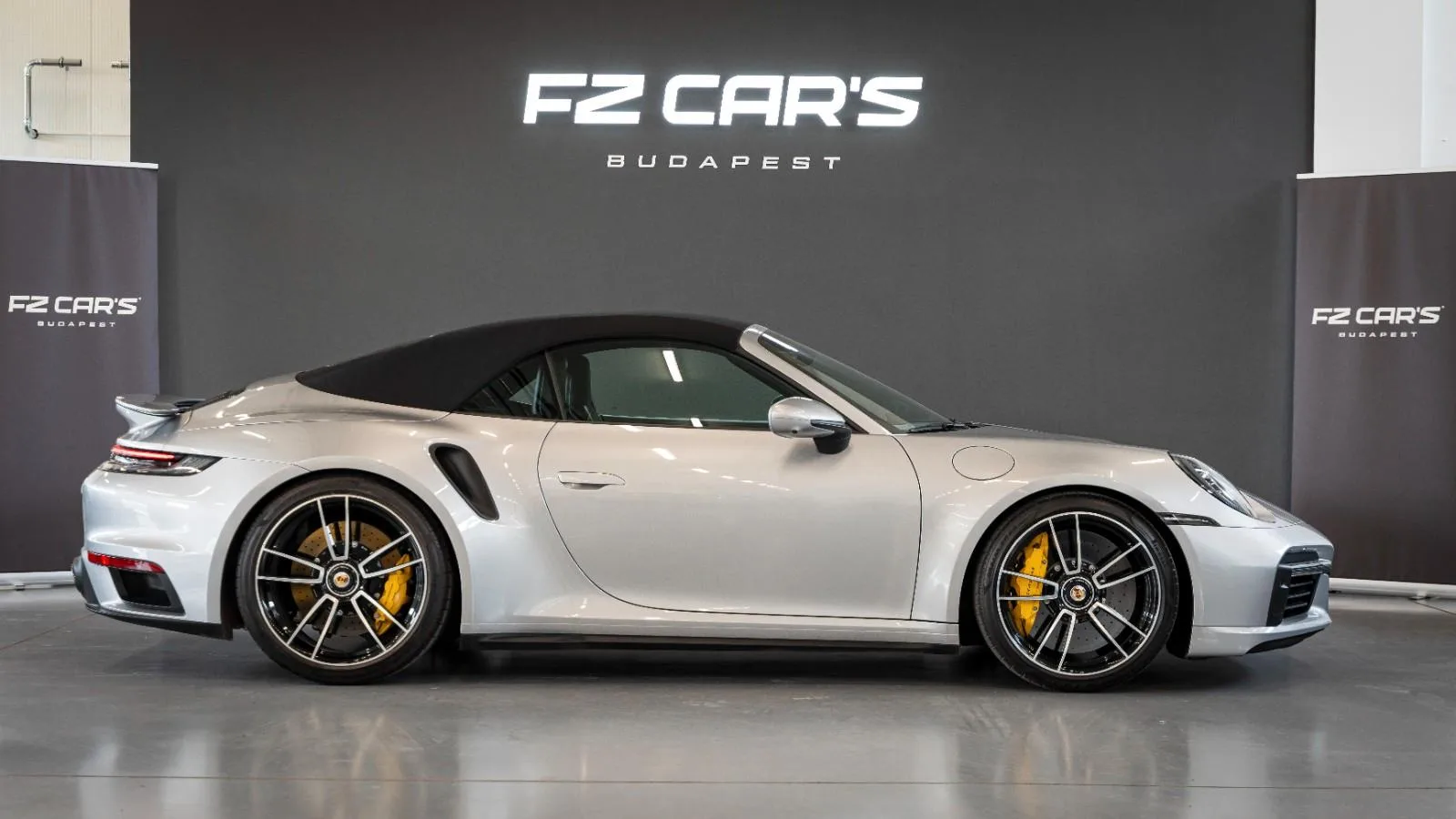 2020 Porsche 911 Turbo S Cabriolet, 6/13