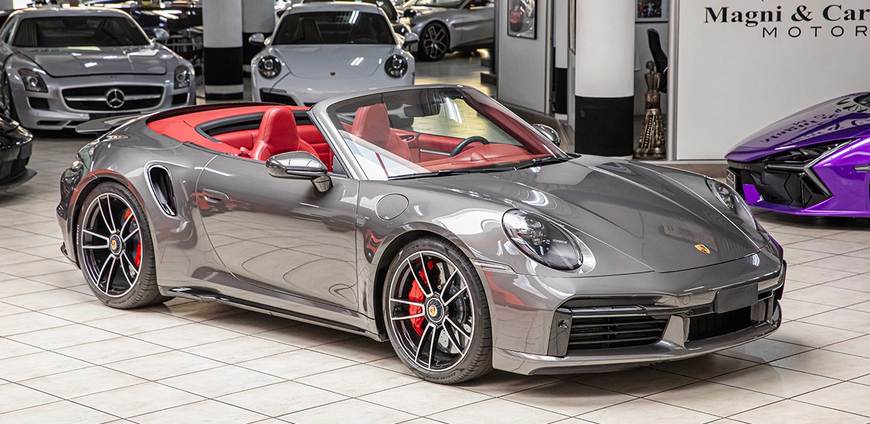2020 Porsche 911 Turbo S Cabriolet proposée par un concessionnaire spécialisé à Milan, Italie, photo principale